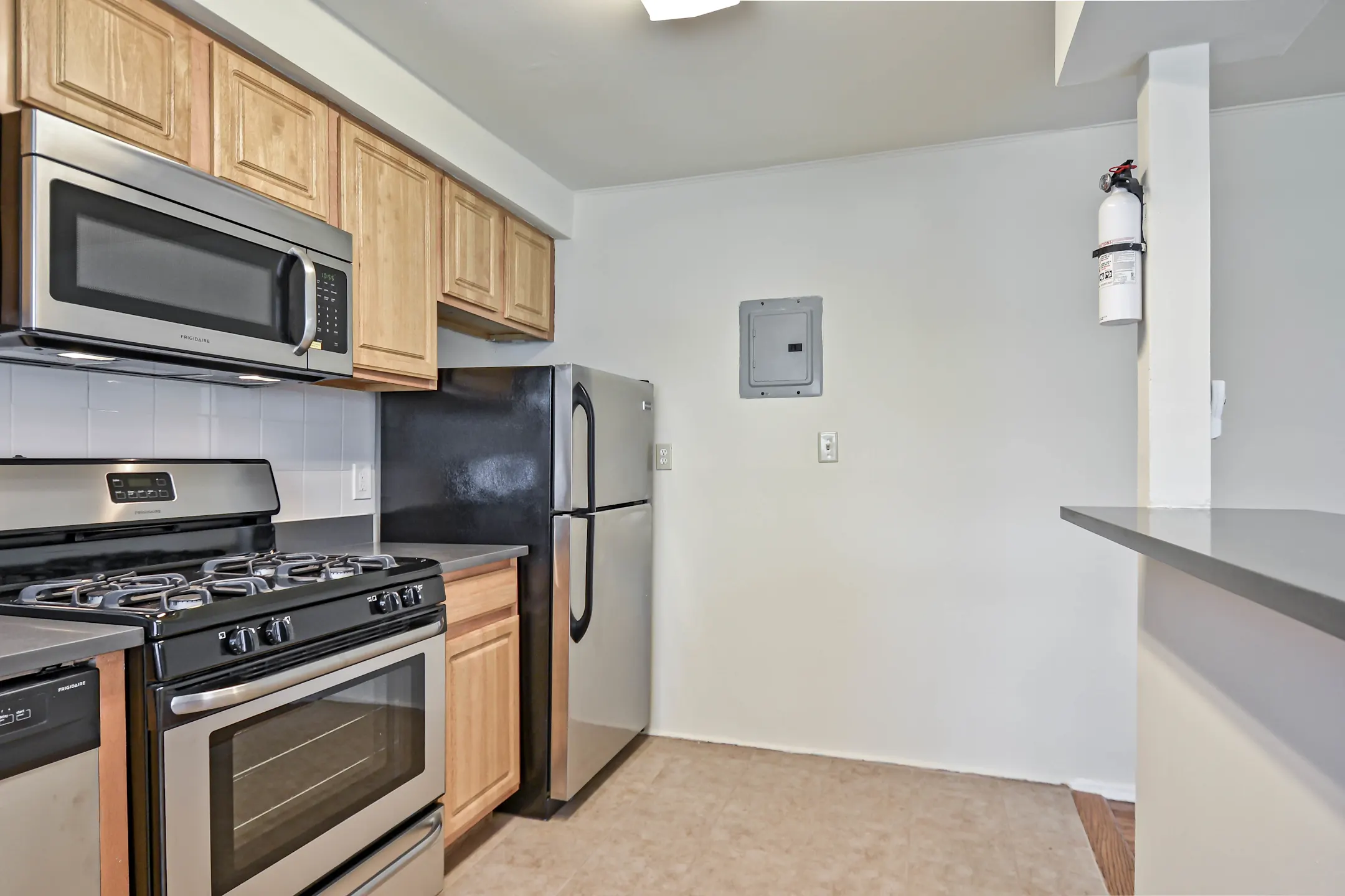 Lakeview Apartments 96 Lakeview Ave Leonia, NJ Apartments for Rent