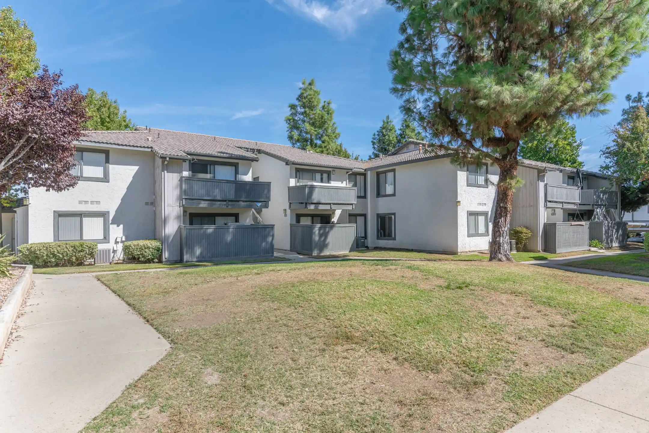 Shoreline Apartments - Lake Elsinore, CA 92530