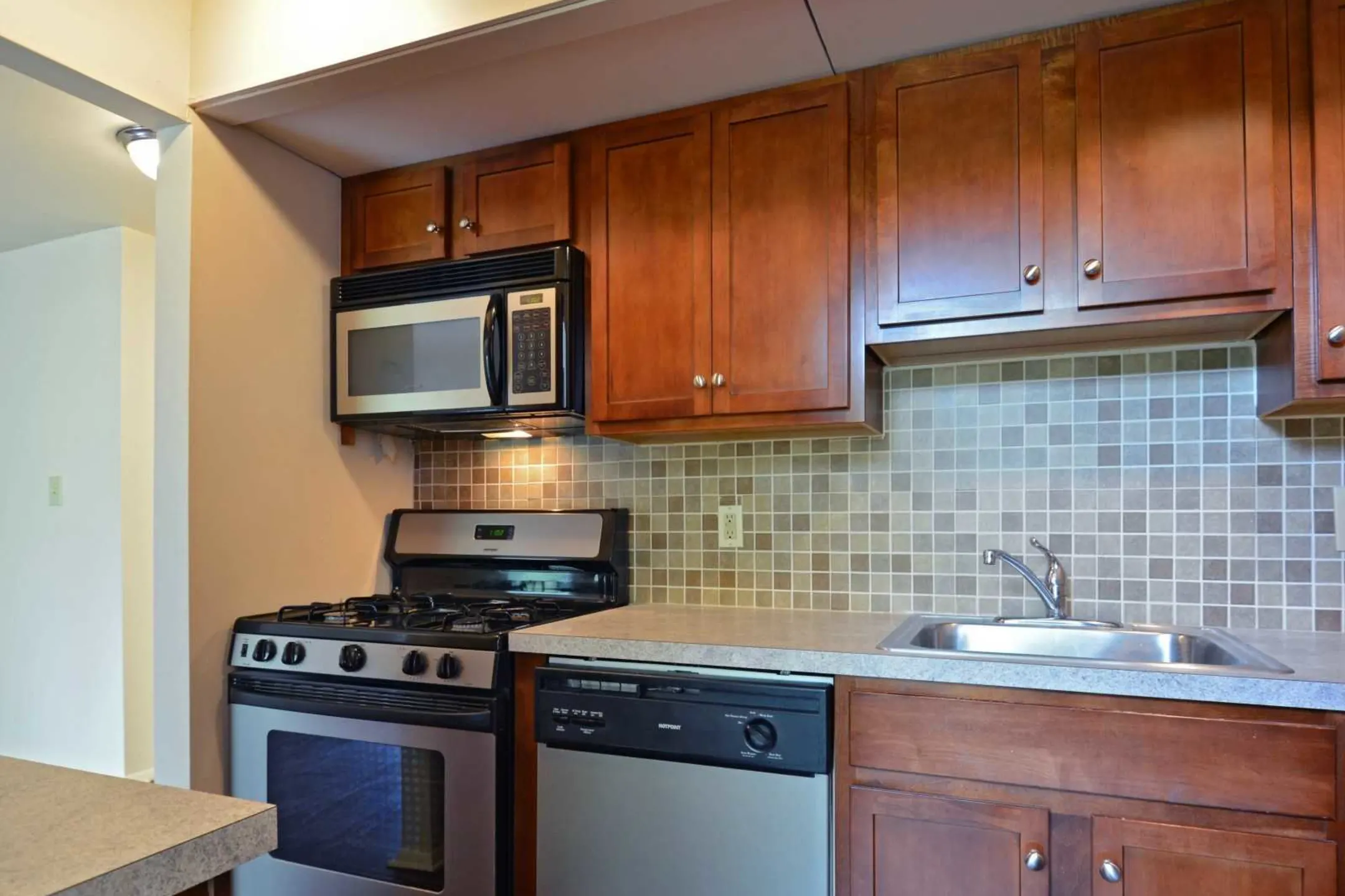 Kitchen - Central Park Townhomes - York, PA