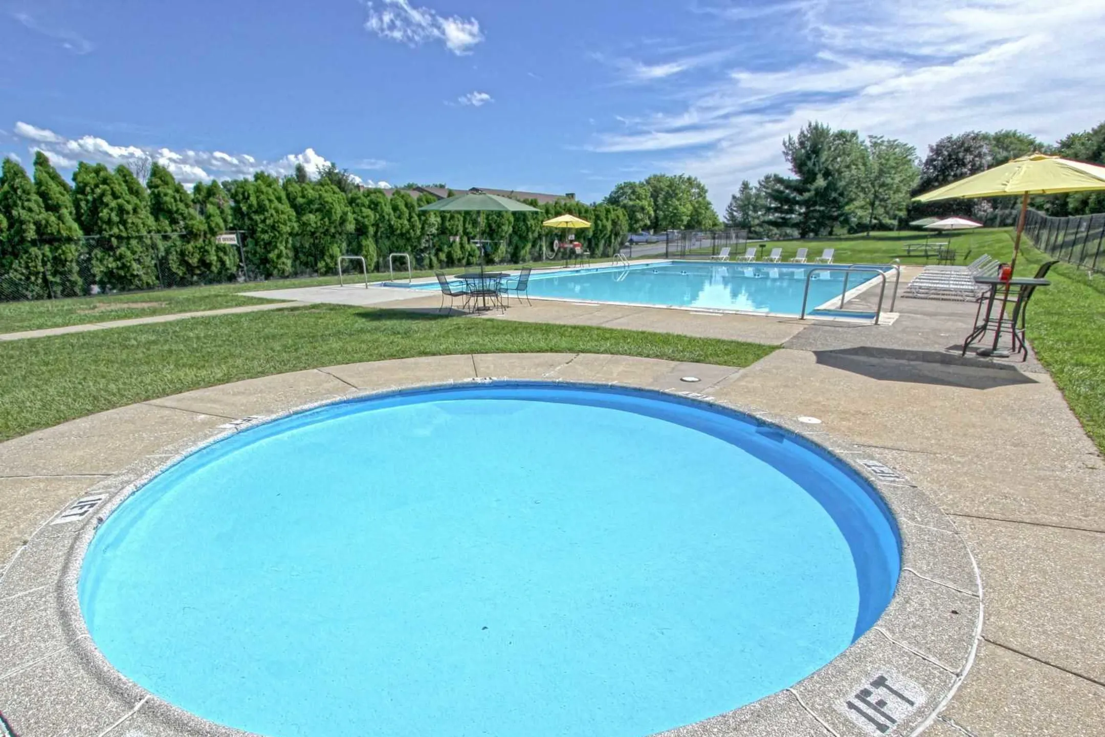 Pool - Pennswood Apartments & Townhomes - Harrisburg, PA