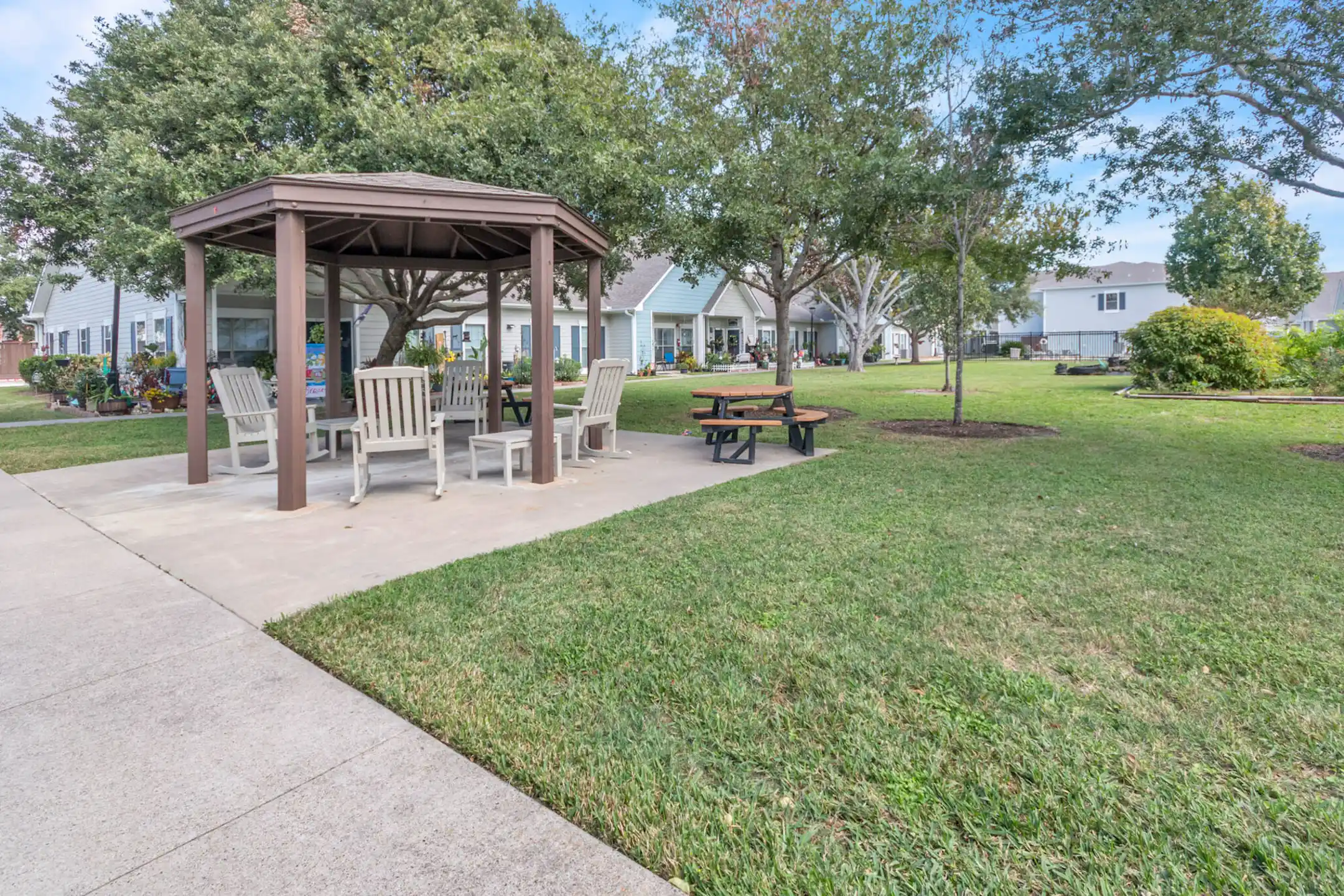 Lake Jackson Manor 120 Garland Dr Lake Jackson, TX Apartments for