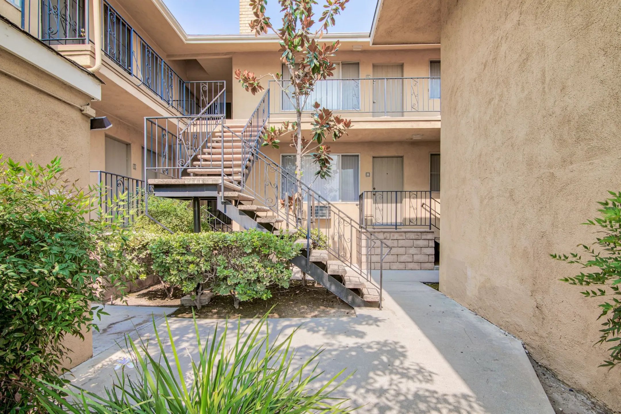 Building - Gardenview Apartments - Downey, CA