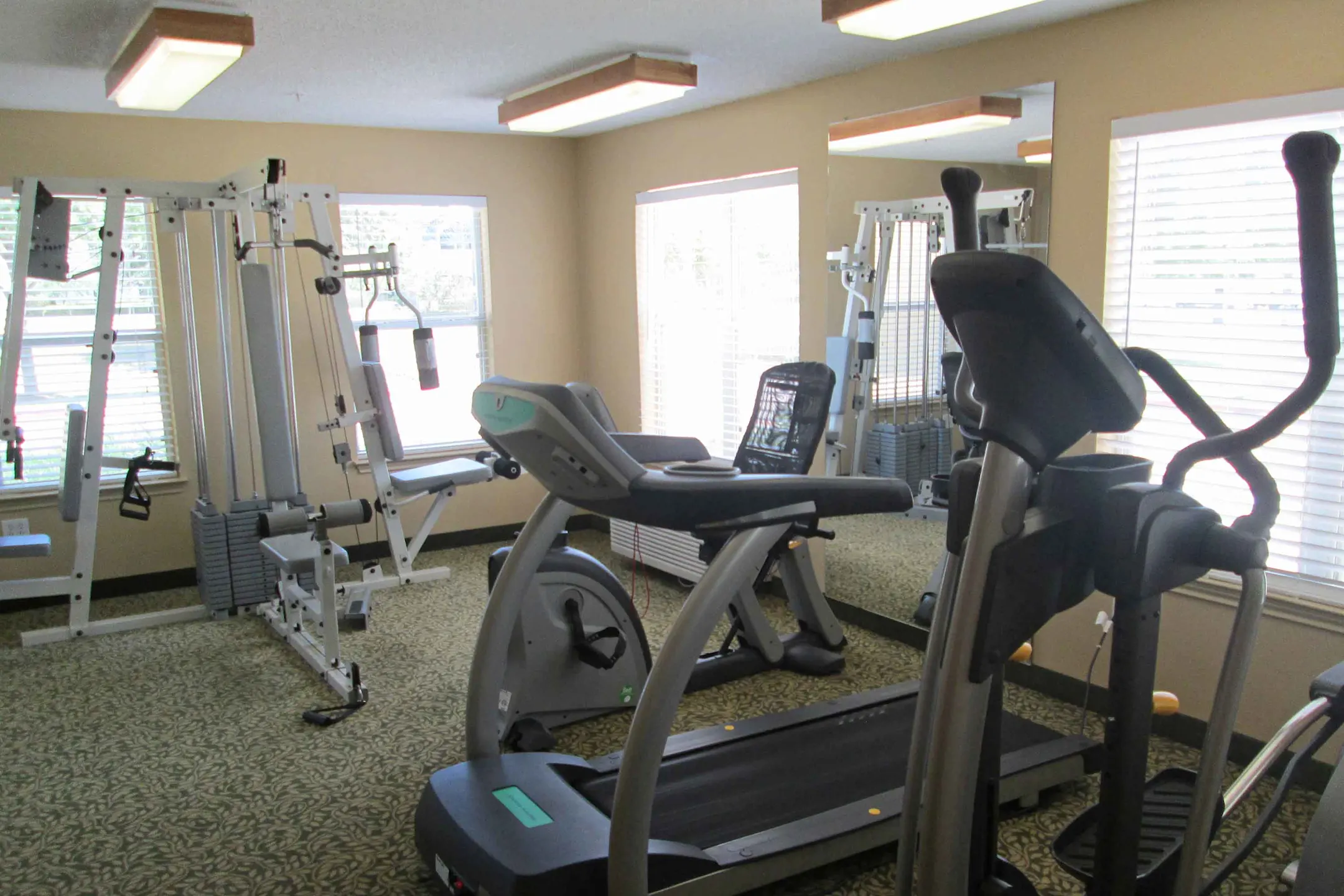 Fitness Weight Room - Furnished Studio - Dallas - DFW Airport N. - Irving, TX