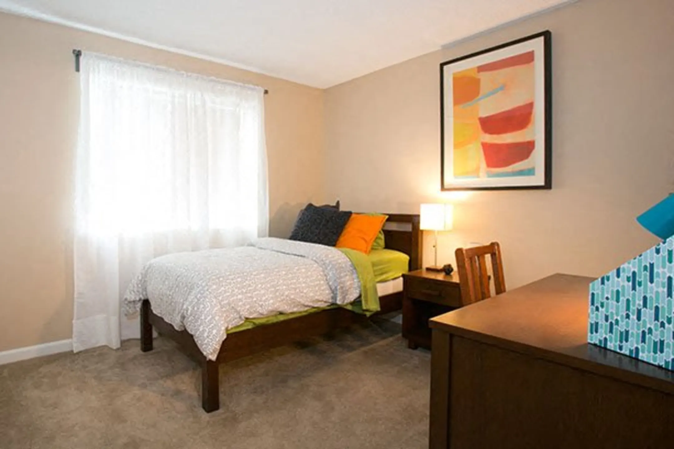 Bedroom - Oak Ridge Apartments - Aurora, CO