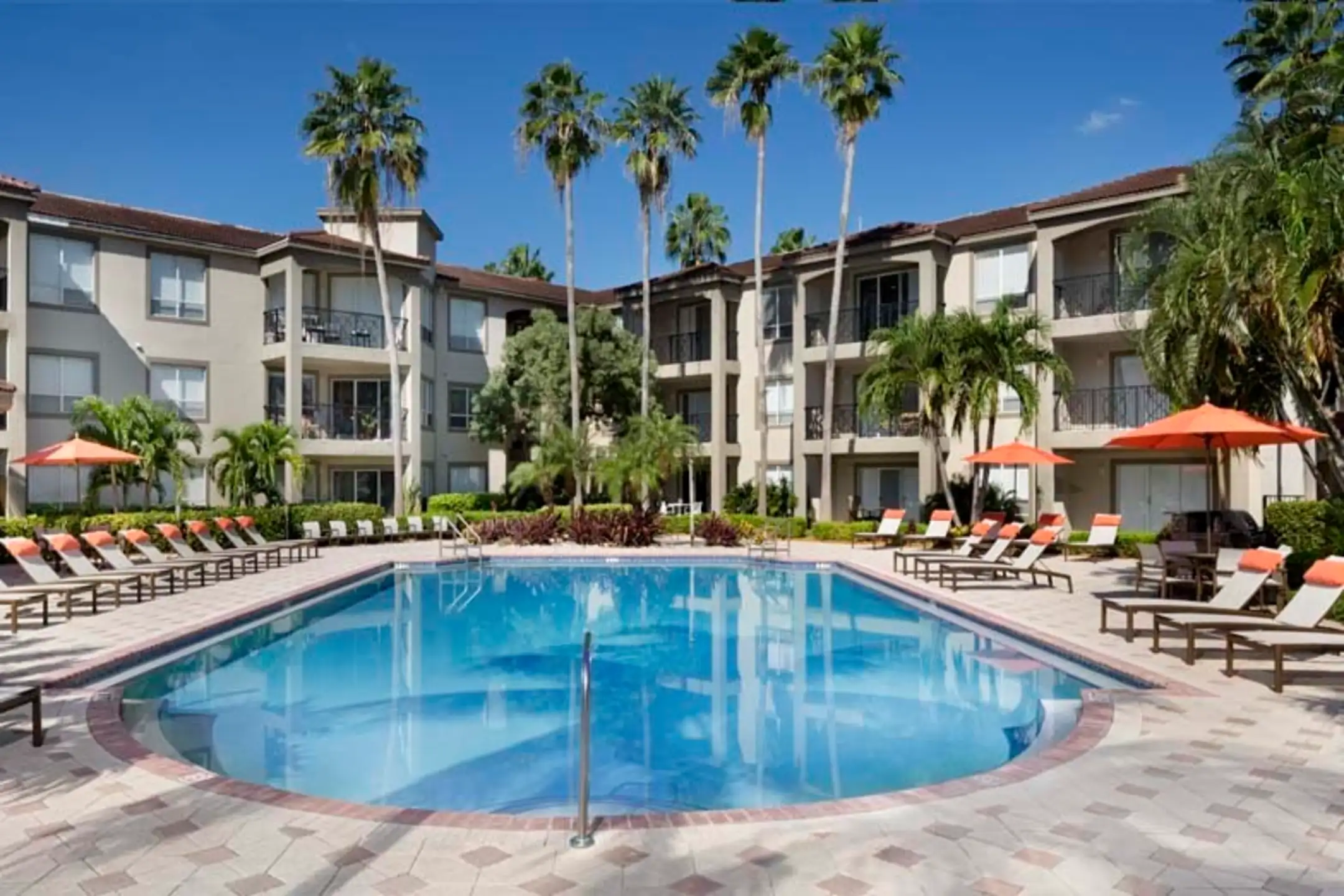 Pool - Camden Aventura - Miami, FL