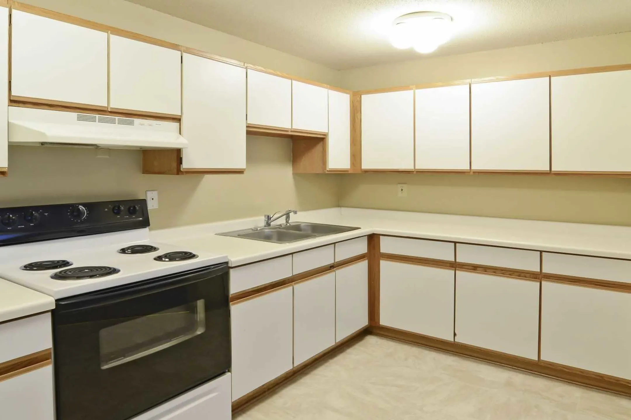 Kitchen - Pine Tree Park Apartments - Saint Paul, MN