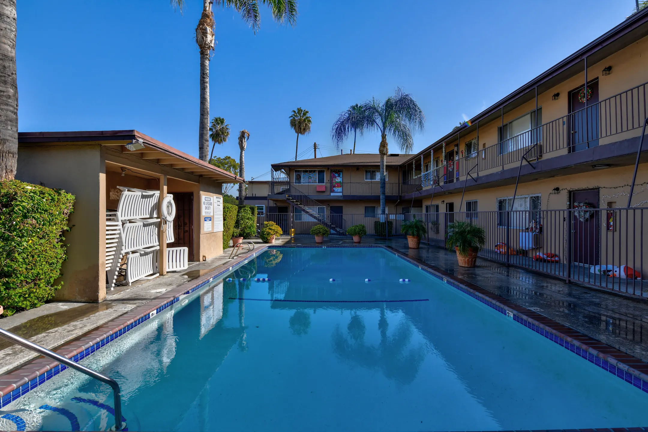 Executive Park Apartments - Buena Park, CA 90621