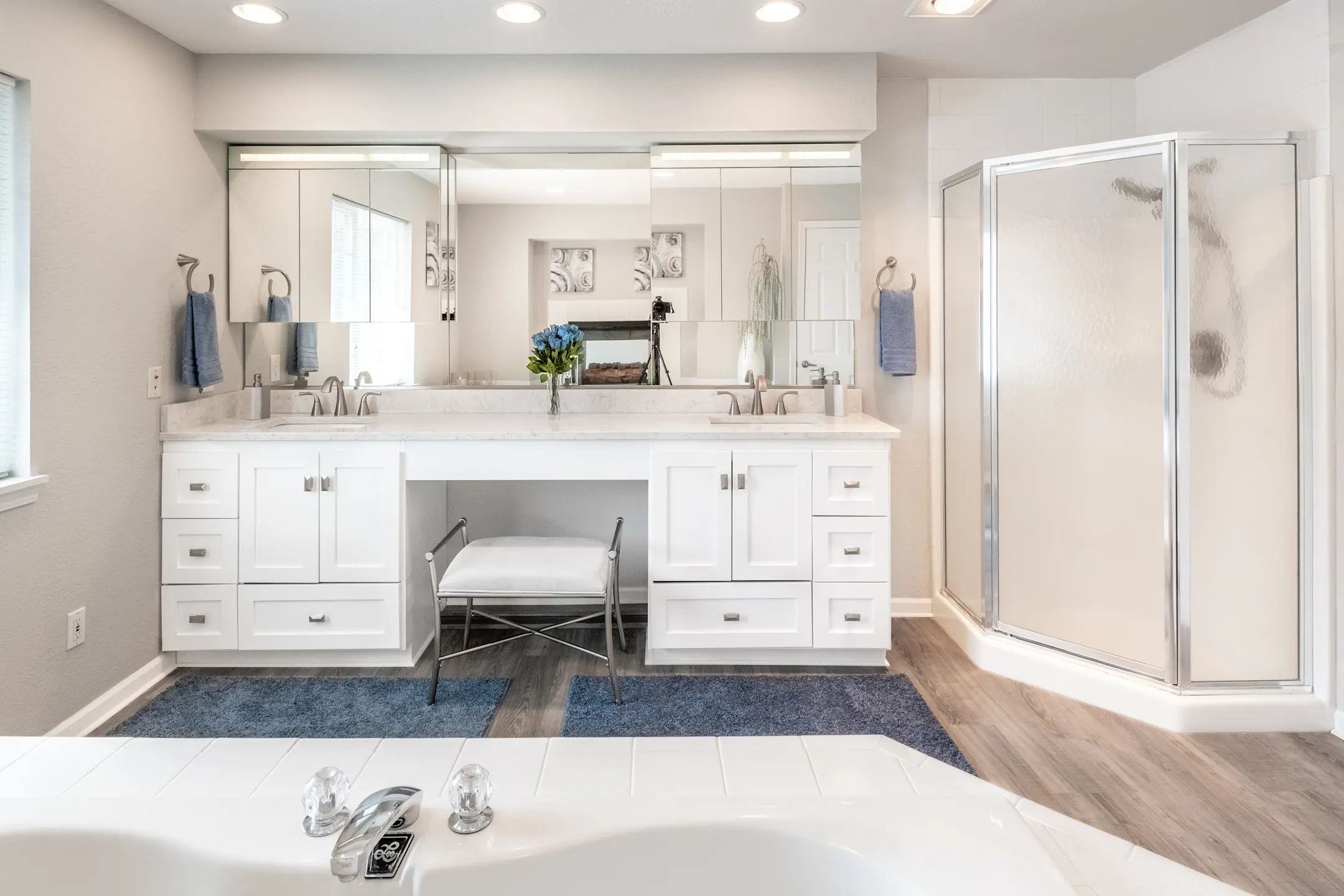 Canterbury Crossing Luxury Apartment Homes N26 W24150 River Park Dr