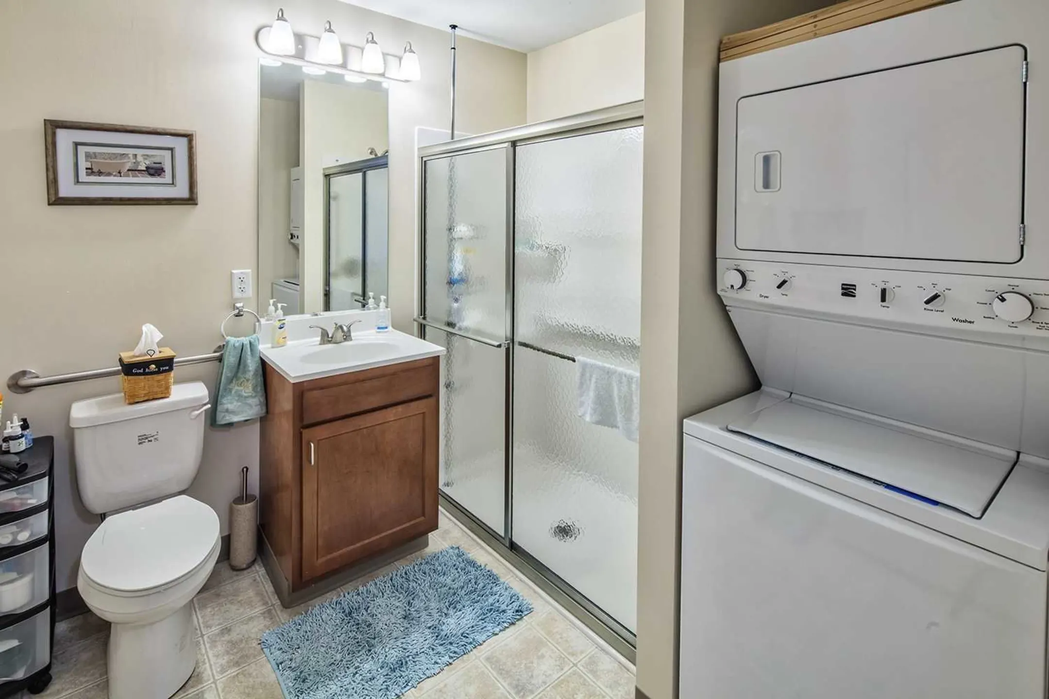 Bathroom - Camillus Pointe Senior Apartments - Camillus, NY