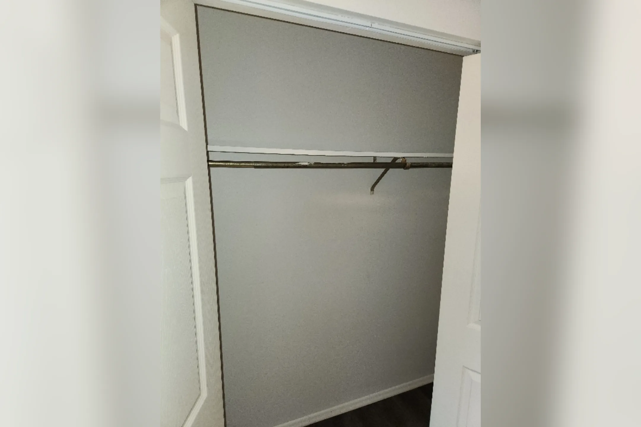 Washington Arms Apartments 725 Washington St Monroe, MI Apartments