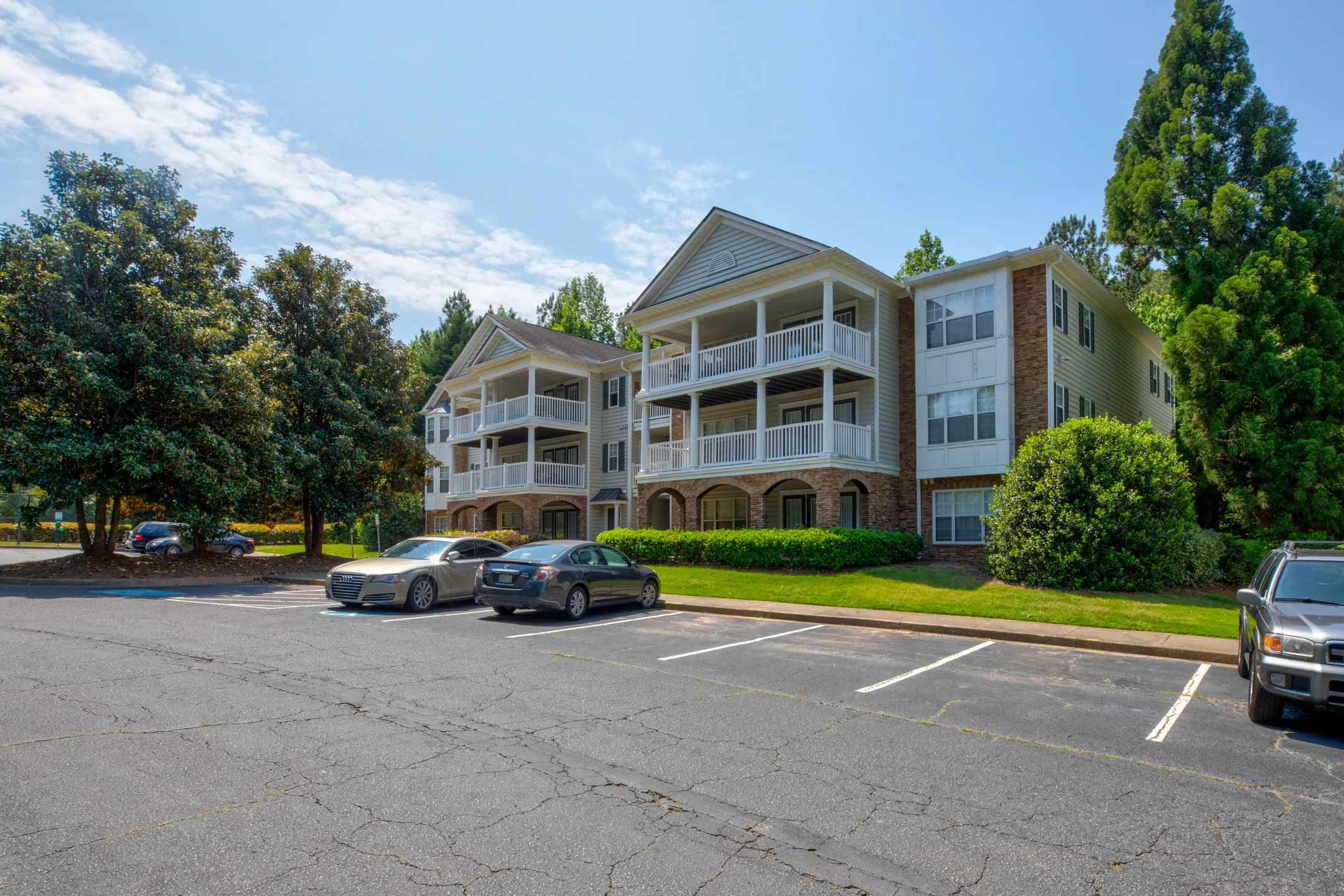 Landmark at Coventry Pointe Apartment Homes Apartments Lawrenceville