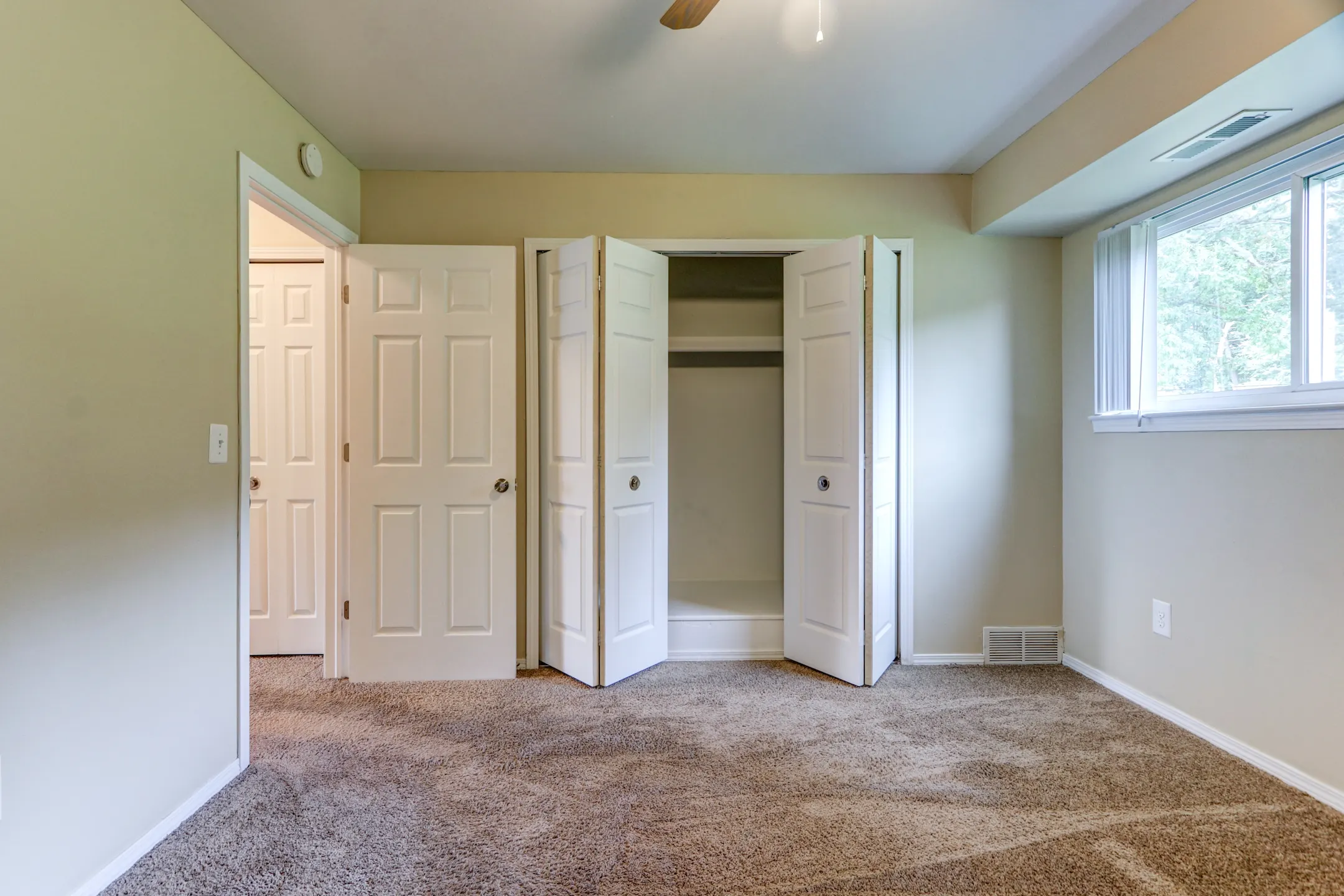 Bedroom - Water's Edge - South Lyon, MI