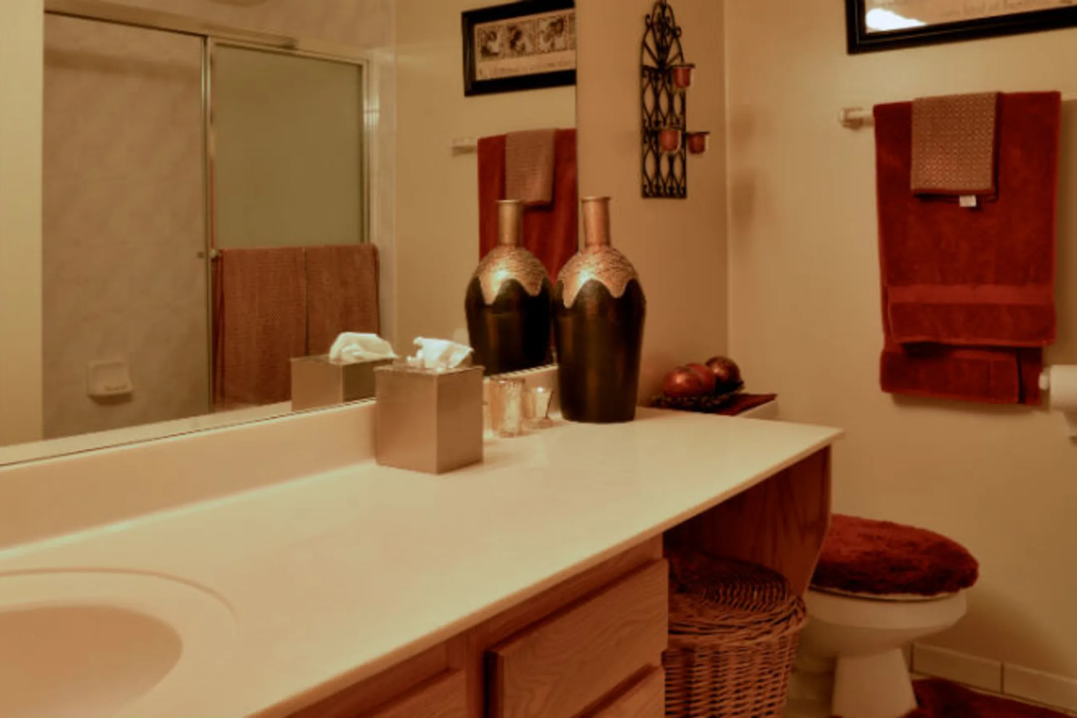 Lake Candlewood Apartments Omaha, NE 68154