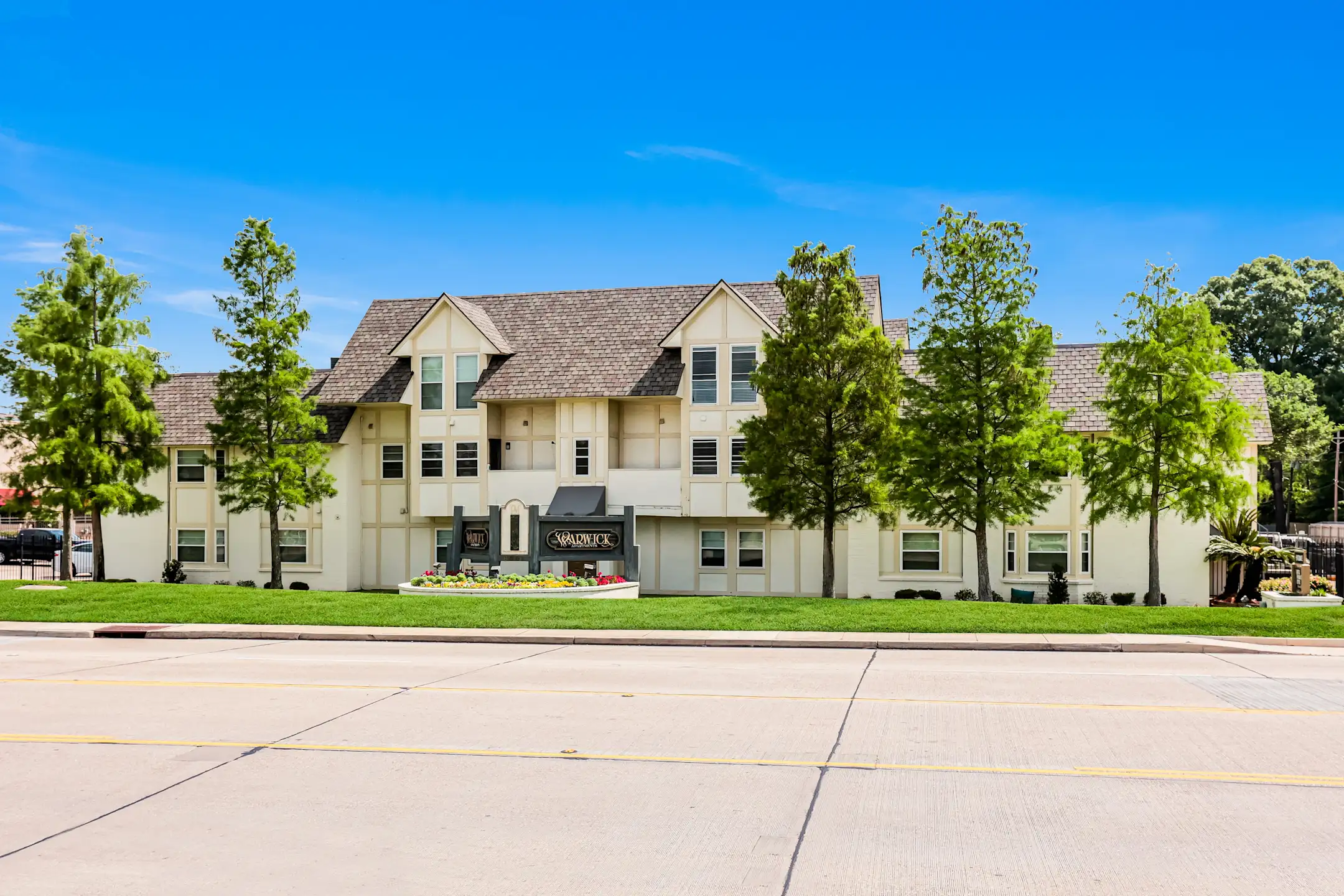 The Warwick Apartments Baton Rouge, LA 70809