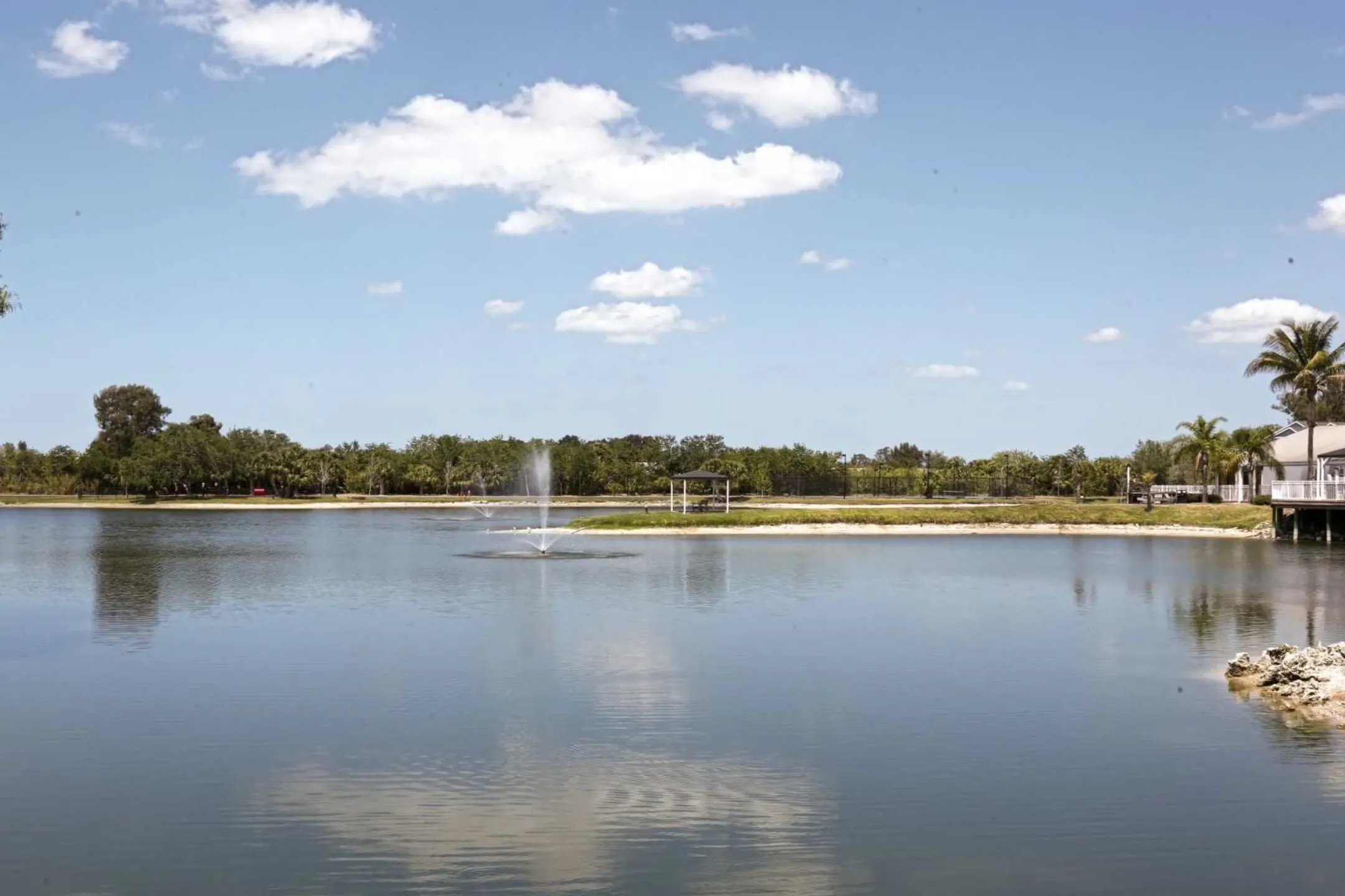View - Fountain Lake Apartments - Bradenton, FL