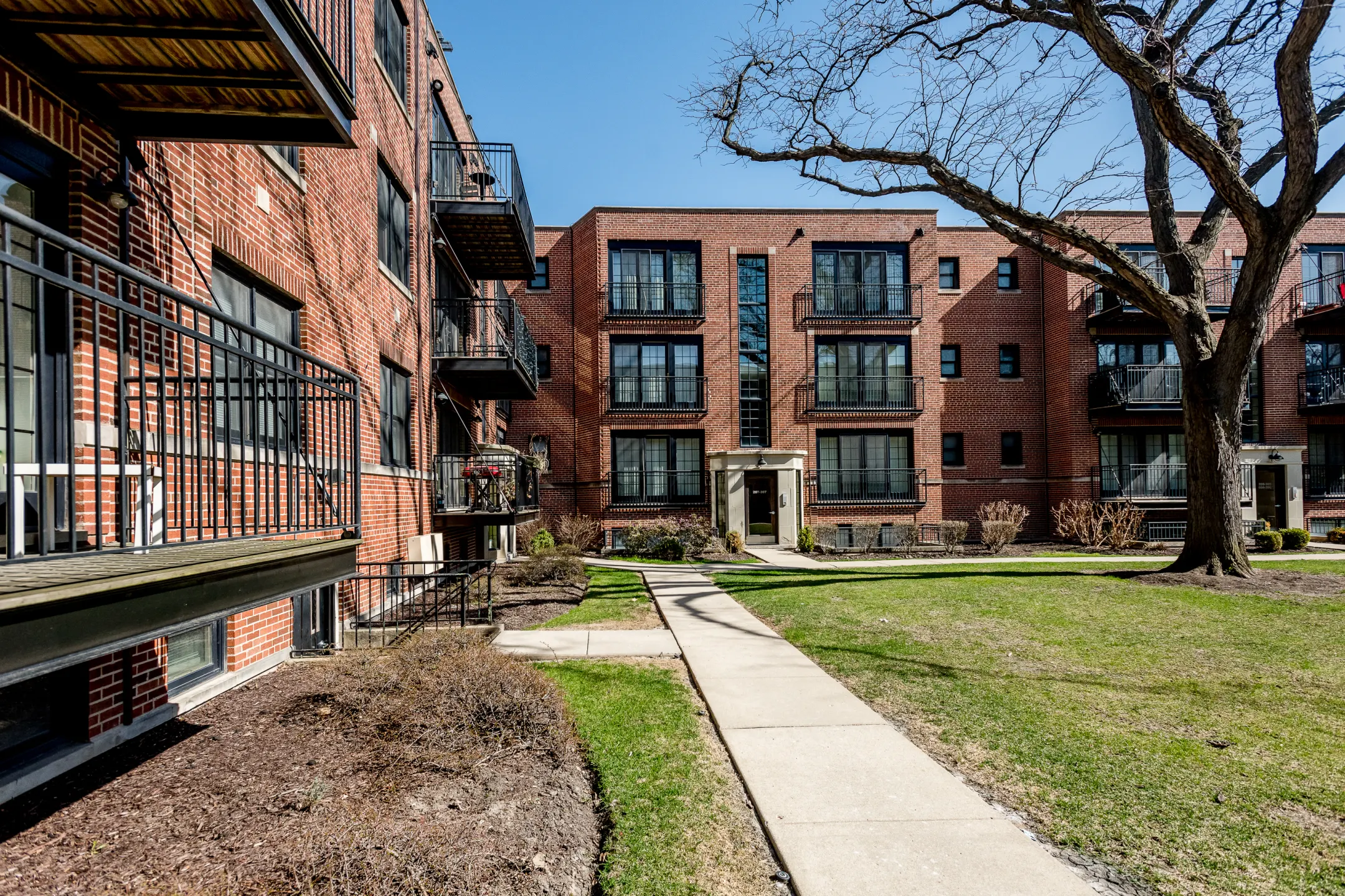 2 S. Greenwood Apartments Park Ridge, IL 60068