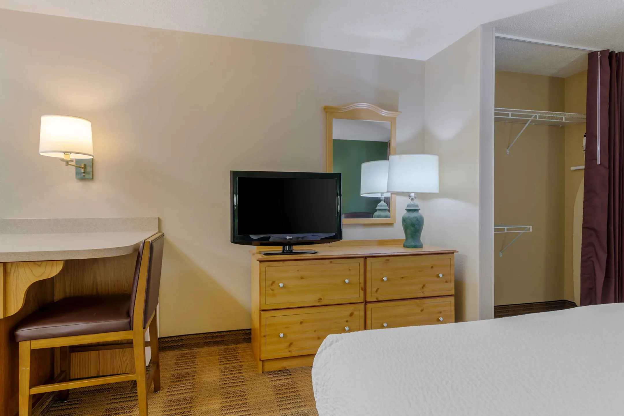 Furnished Studio Atlanta Cumberland Mall Apartments Smyrna, GA 30080