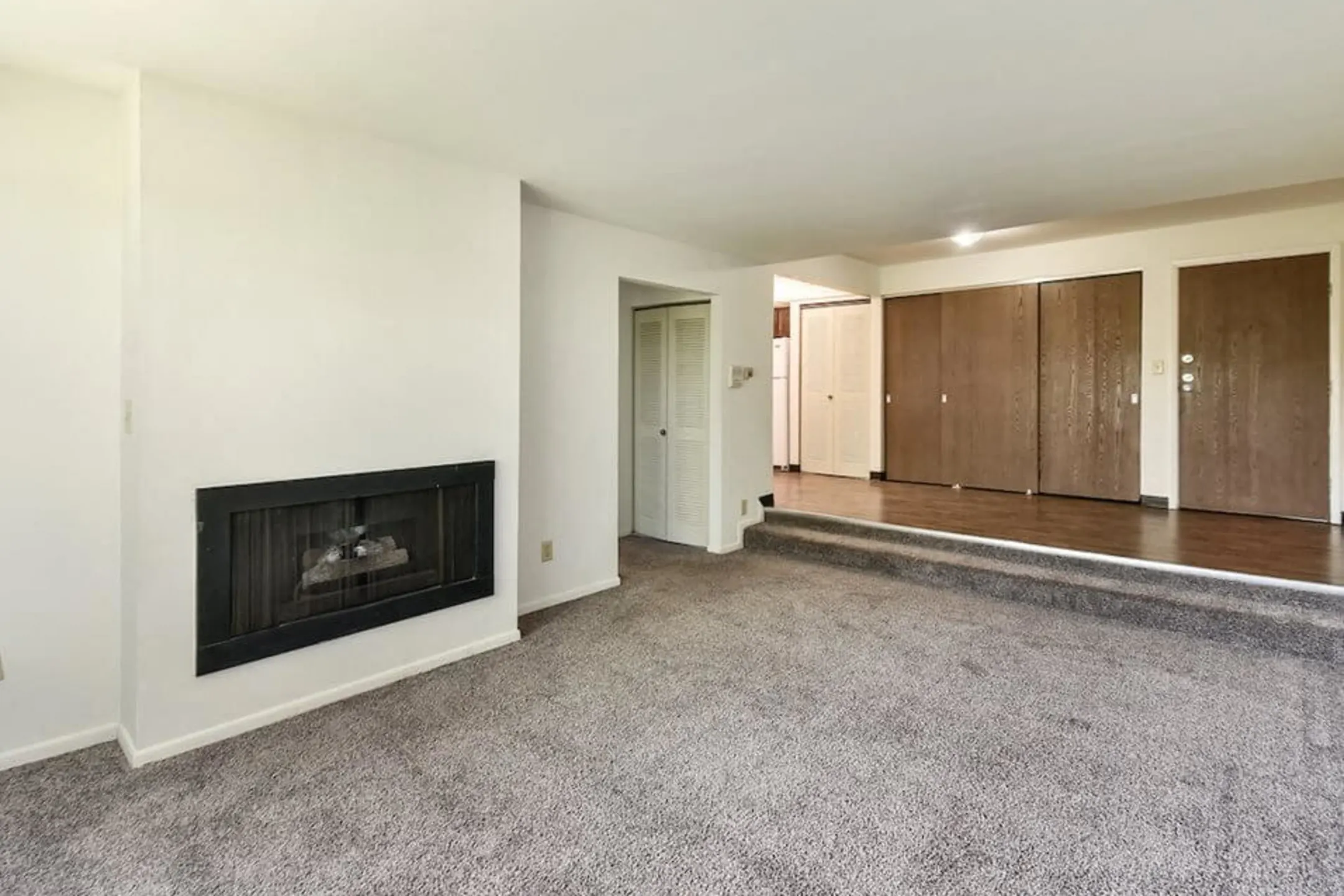 Glenbrook Apartments Apartments Milwaukee, WI 53223