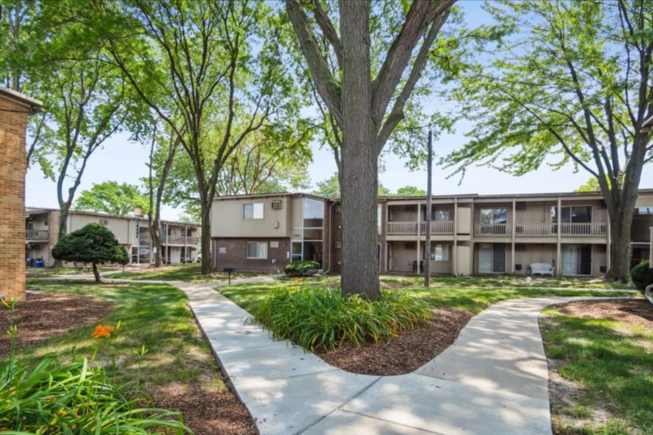 Amber Apartments Troy Mi