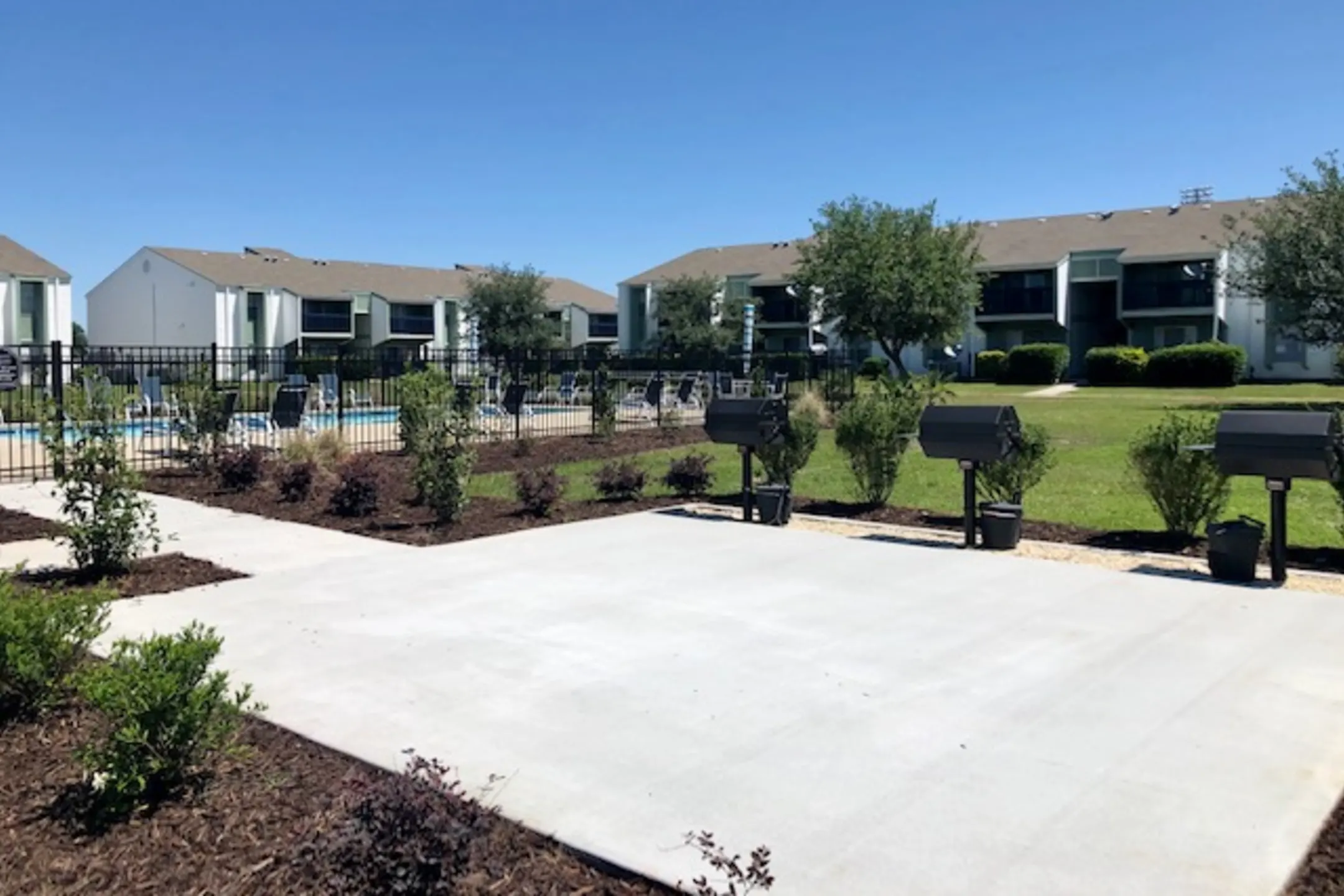 Long Beach Square Apartments Long Beach, MS 39560