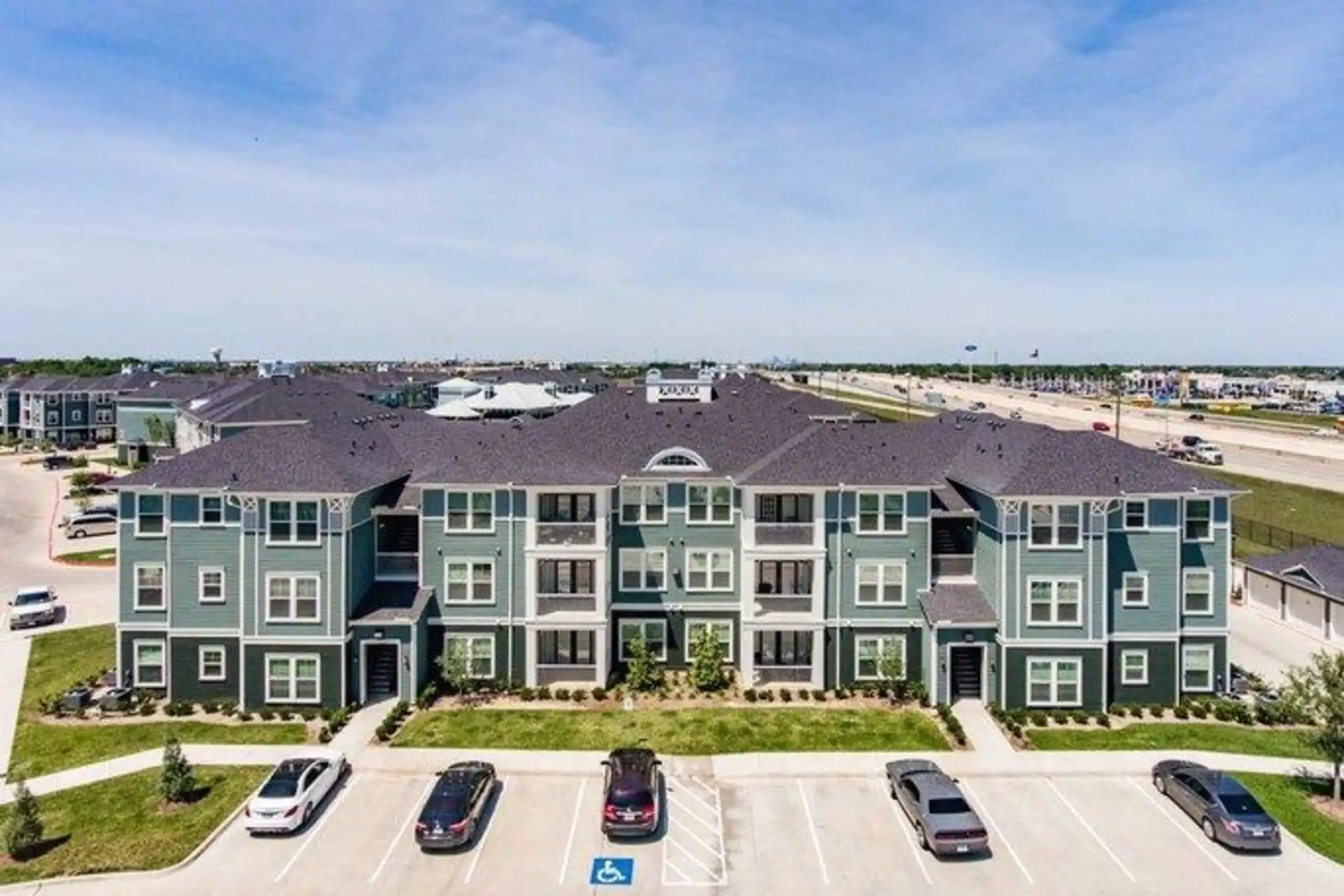 Southfork Lake Apartments Manvel, TX 77578