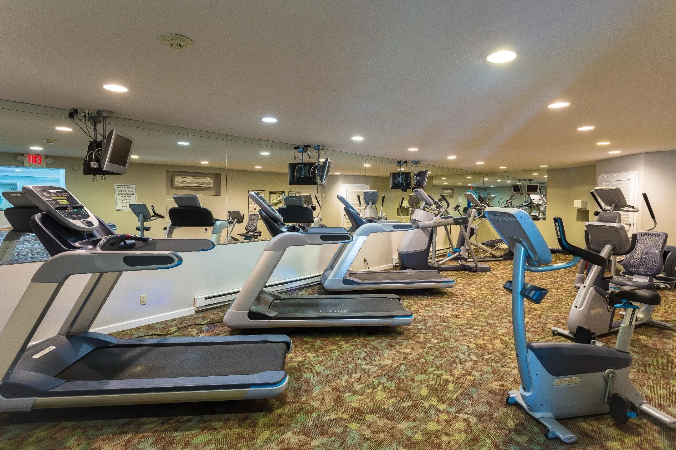 Fitness Weight Room - Meadowbrook Apartments - Huntingdon Valley, PA