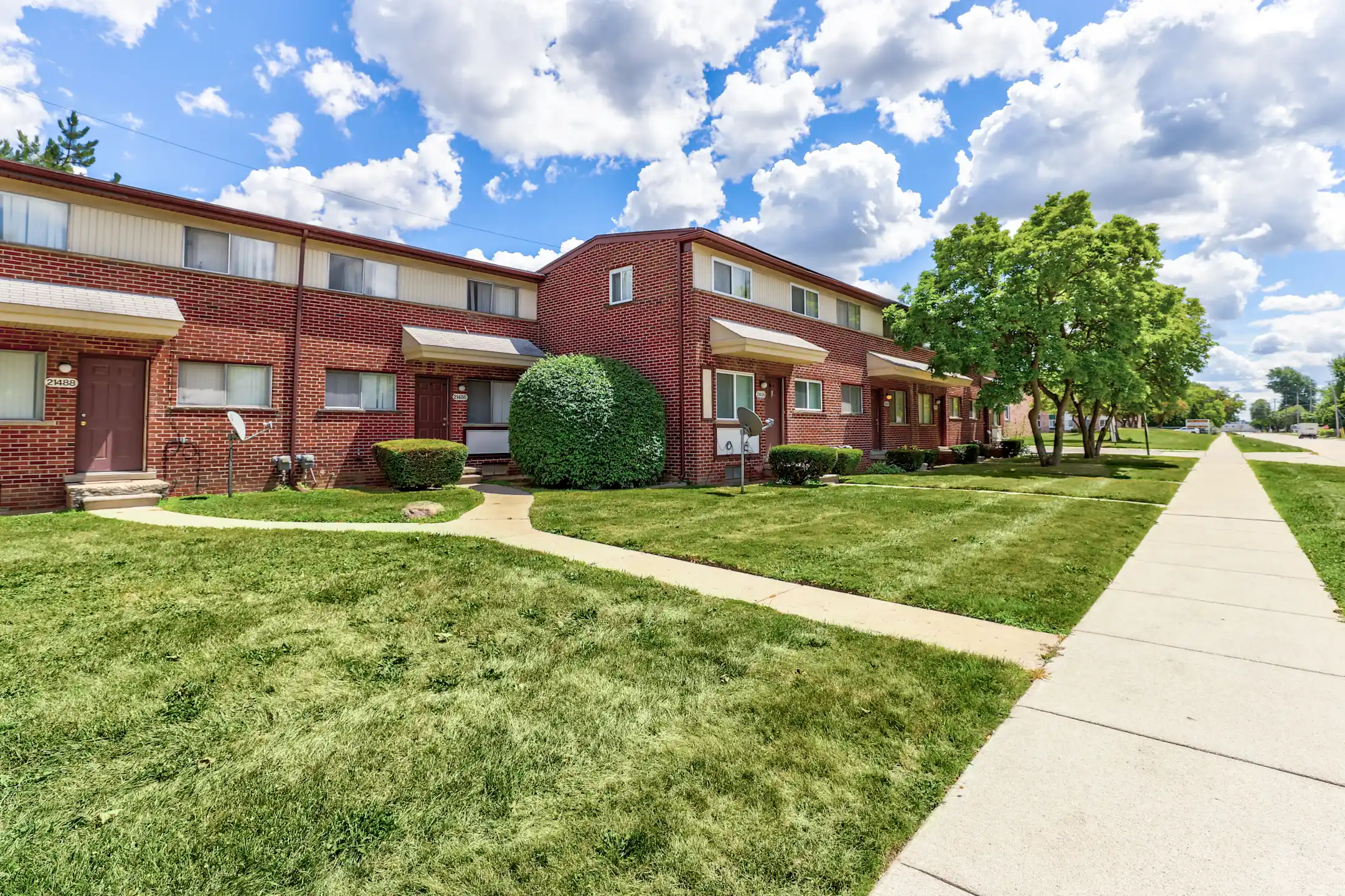 MacArthur Manor Apartments 21492 Mac Arthur Blvd Warren, MI