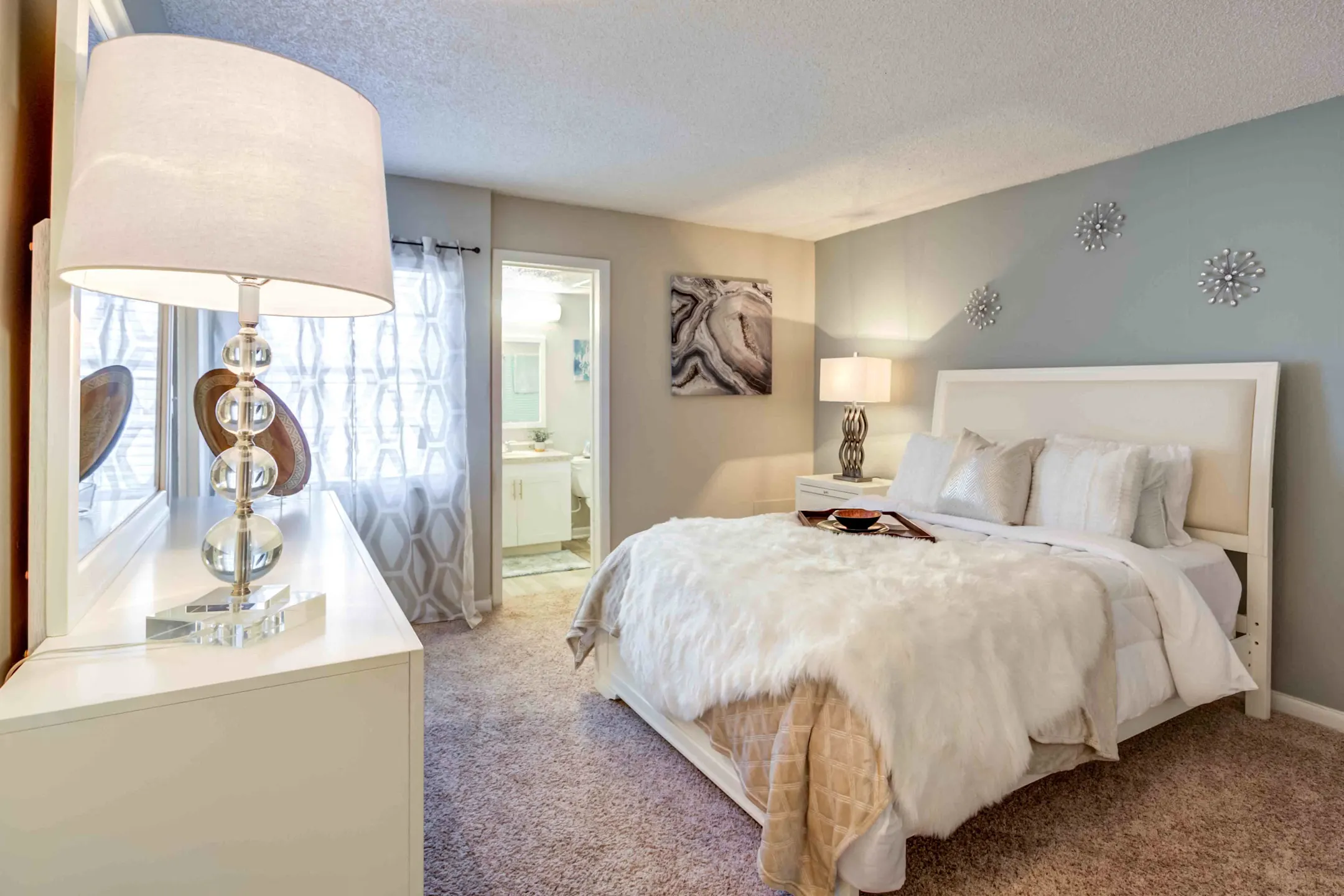 Hanley Place Apartments Tampa, FL 33634