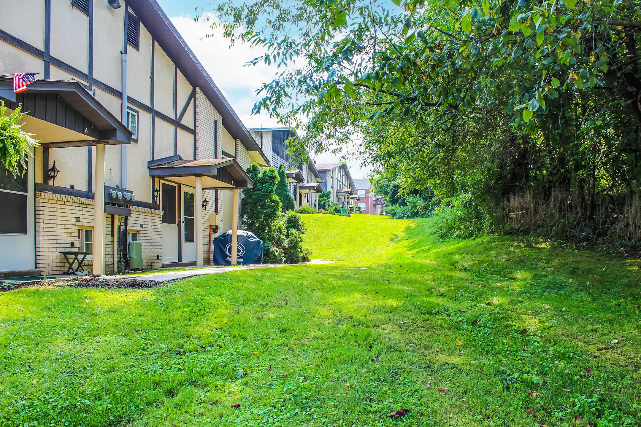 Logan Road Apartments 1020 Logan Rd North Versailles, PA Apartments