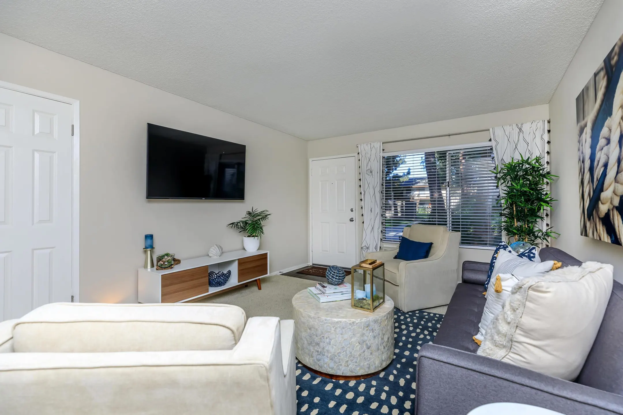 Living Room - Wateridge Apartment Homes - Anaheim, CA