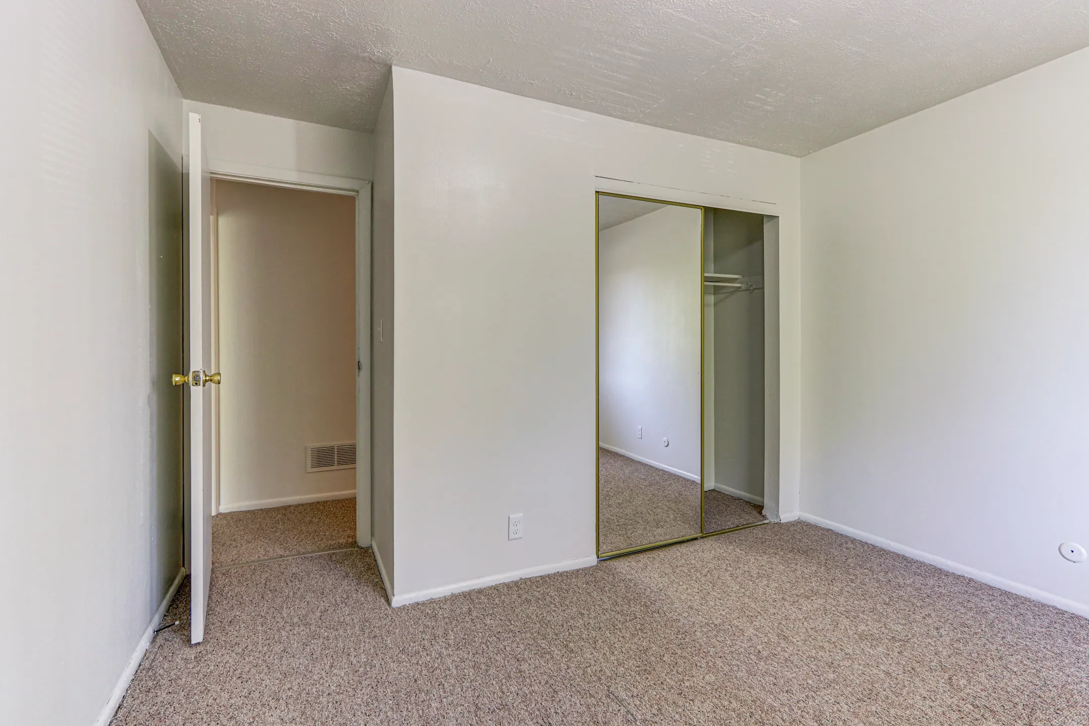 Monticello Village Apartments Athens, OH 45701