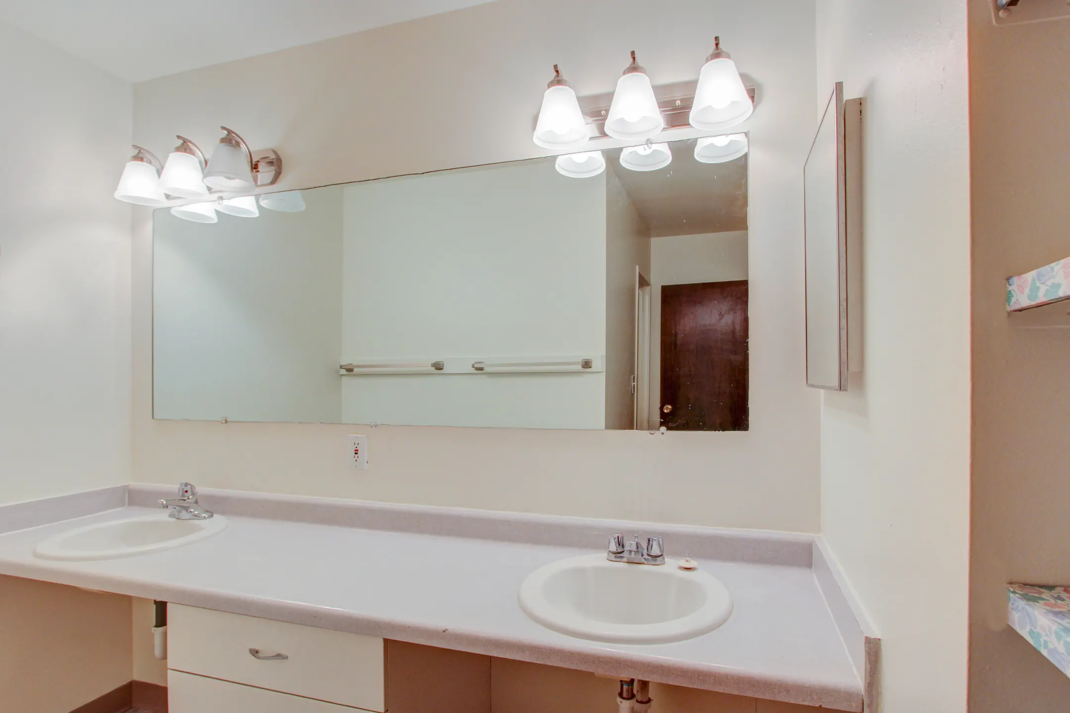 The Forum Apartments 950 Appian Way Mount Pleasant, MI Apartments