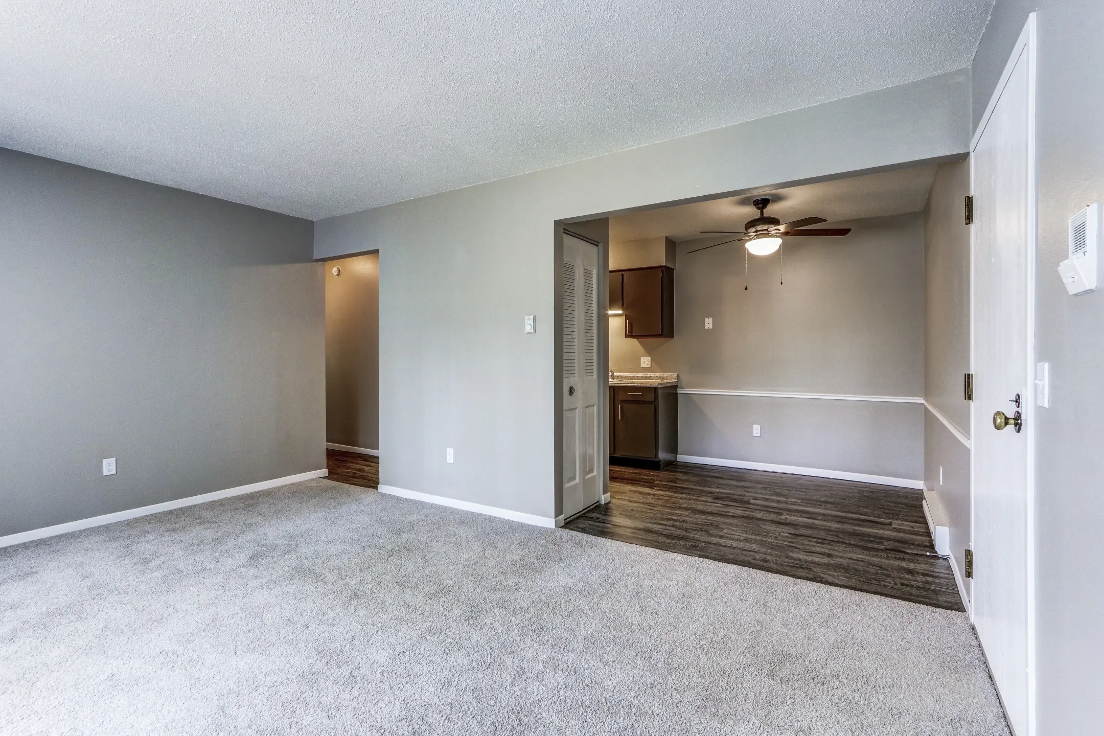 Living Room - Westridge Apartments And Townhomes - Toledo, OH
