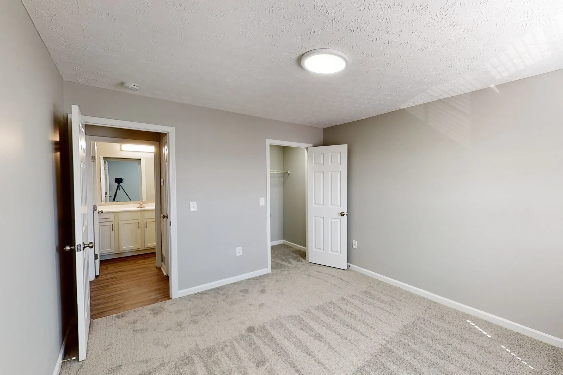 Burlington Oaks Apartments Burlington, KY 41005