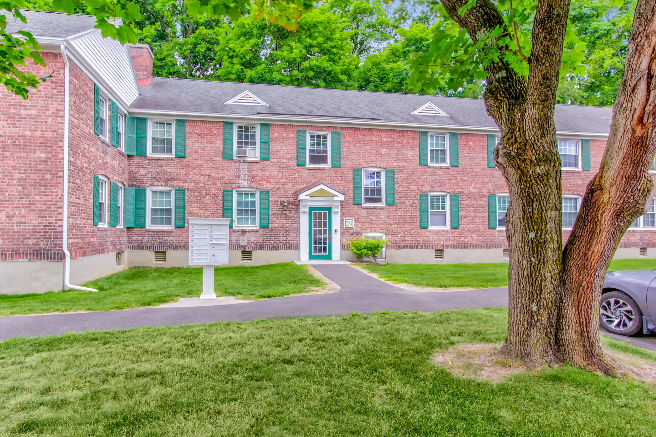 Schuyler Place Apartments 600 Broadway Menands, NY Apartments for