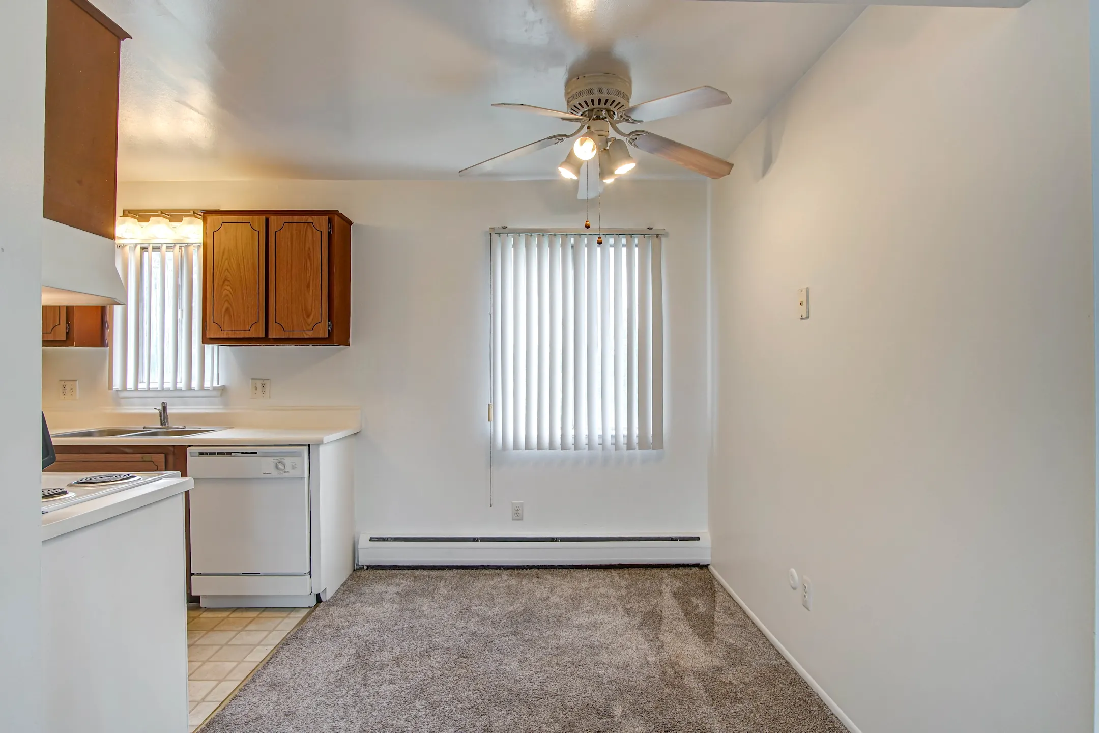 Outer Drive Manor 23935 Outer Dr Melvindale, MI Apartments for Rent