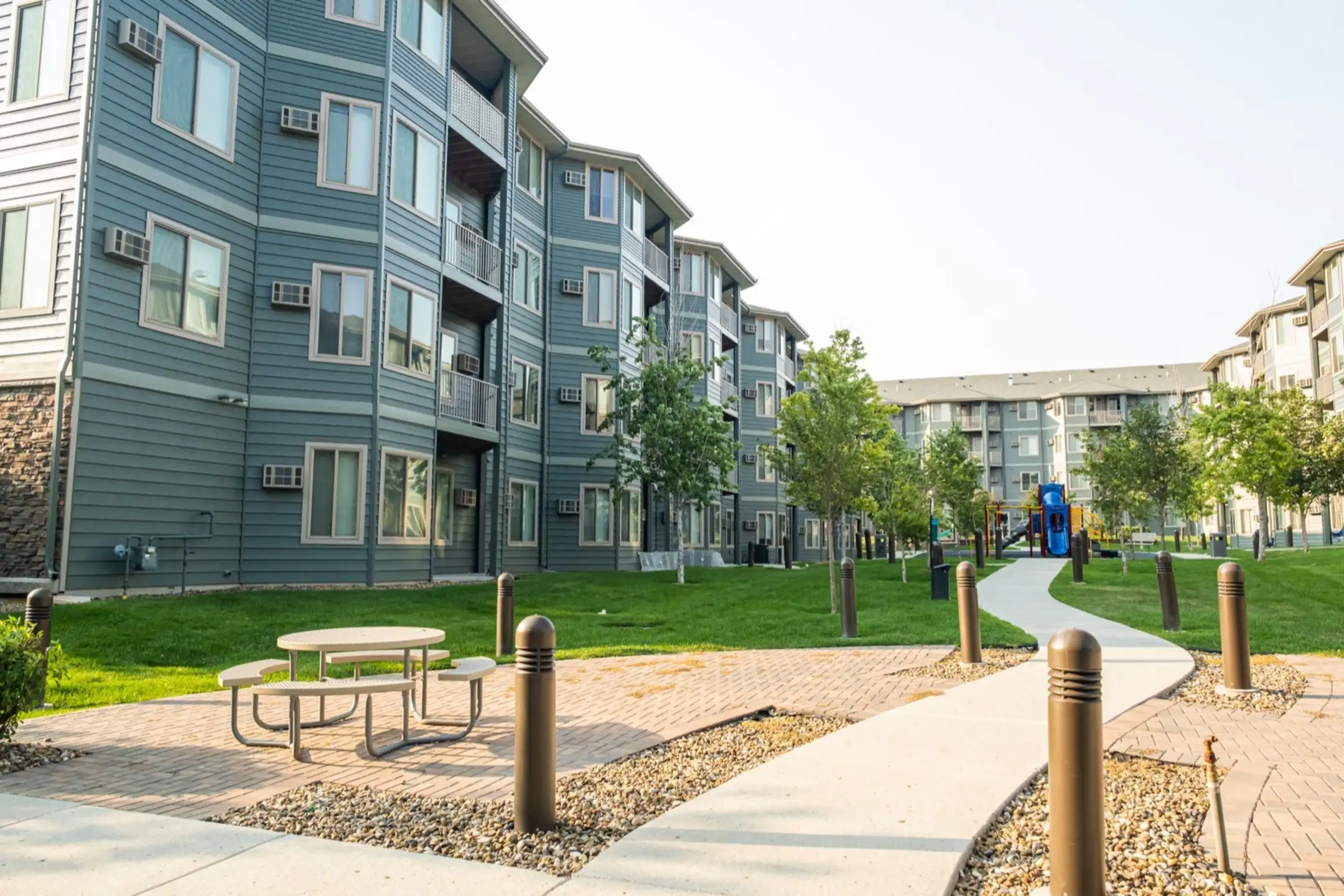 Eagle Crest Apartments 3710 26th Street W Williston, ND Apartments