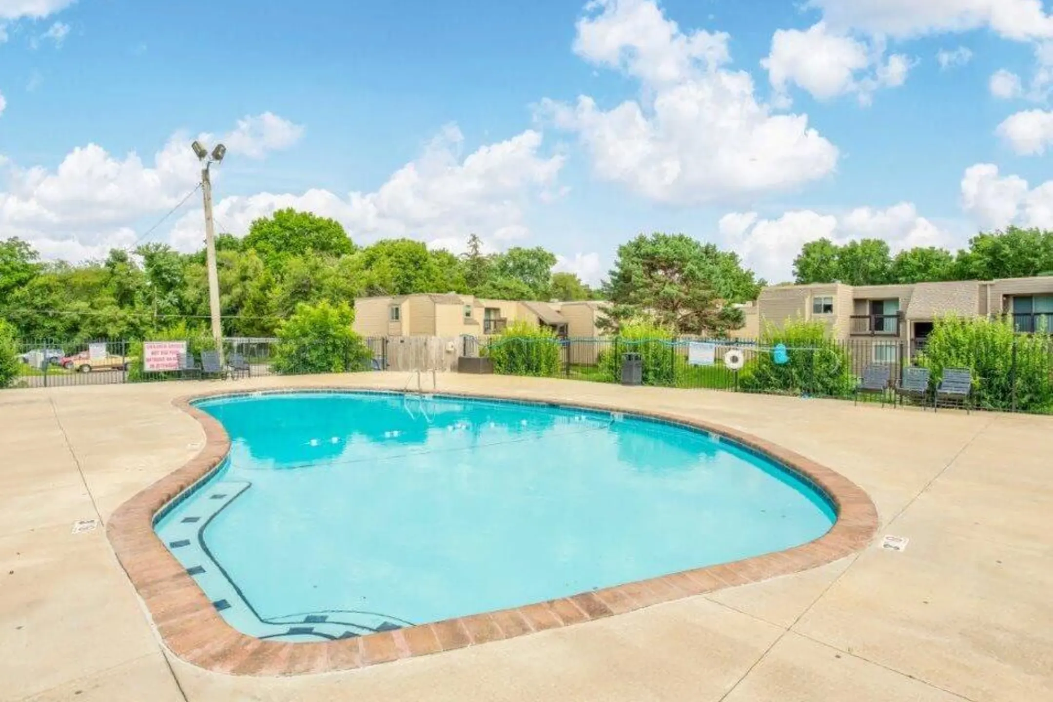 Pool - Grant 79 - Overland Park, KS