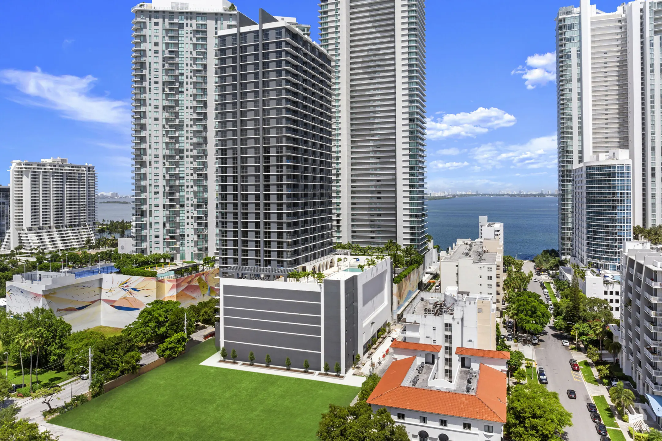 Building - Metro Edgewater Apartments - Miami, FL