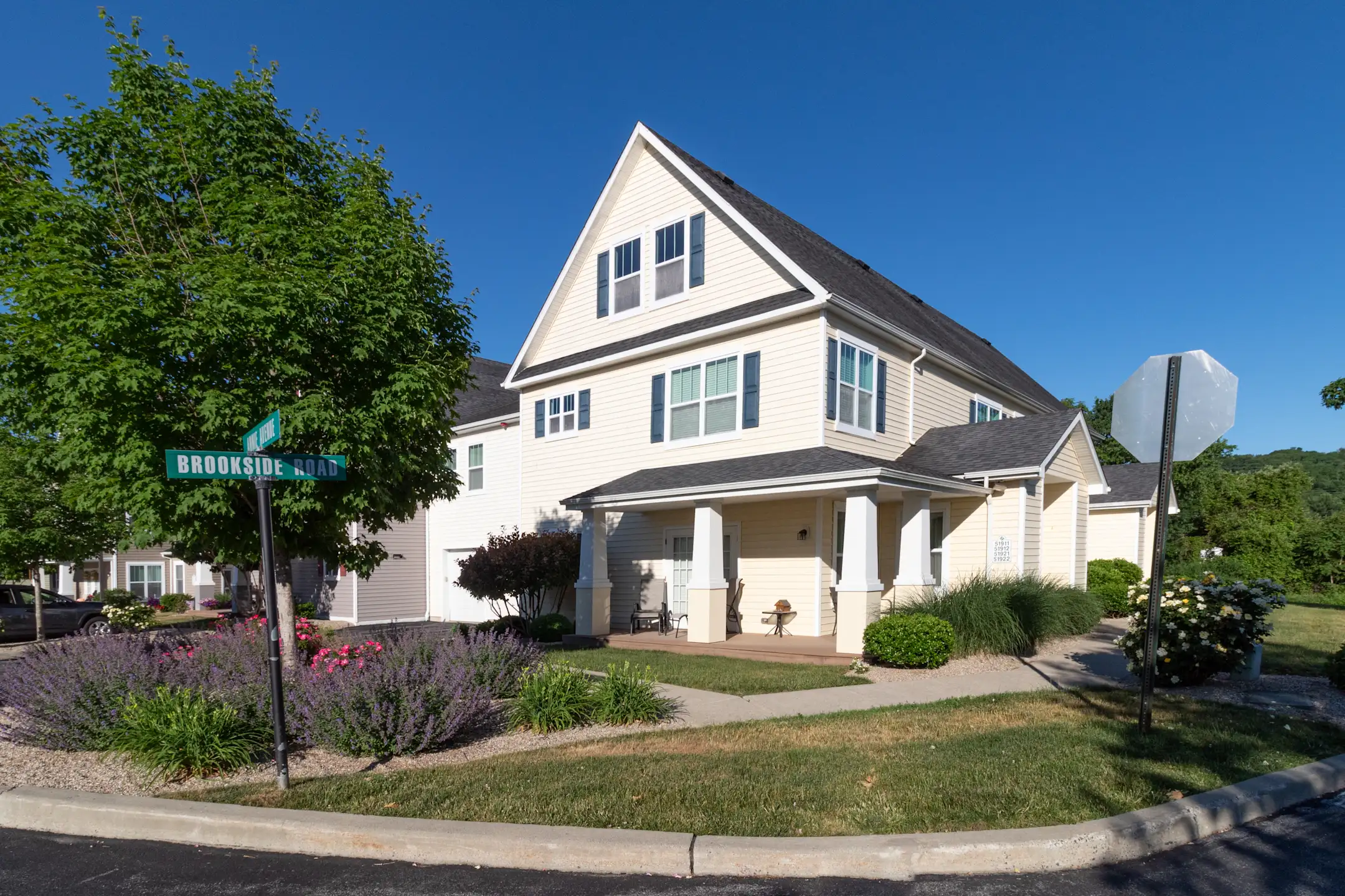 Brookside Meadows 10100 Brookside Rd Pleasant Valley, NY Apartments