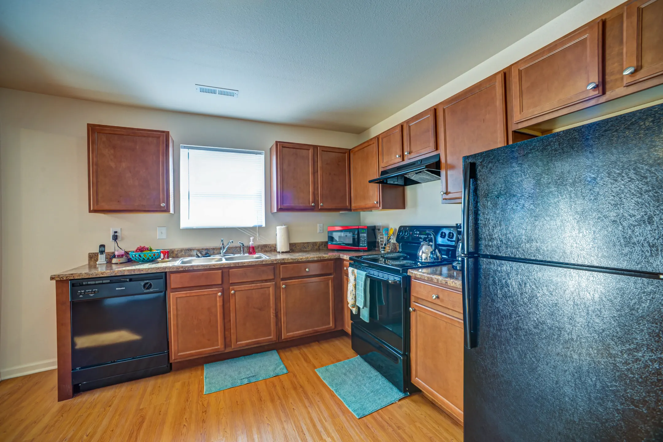 Kitchen - Kinway Apartments - Evansville, IN