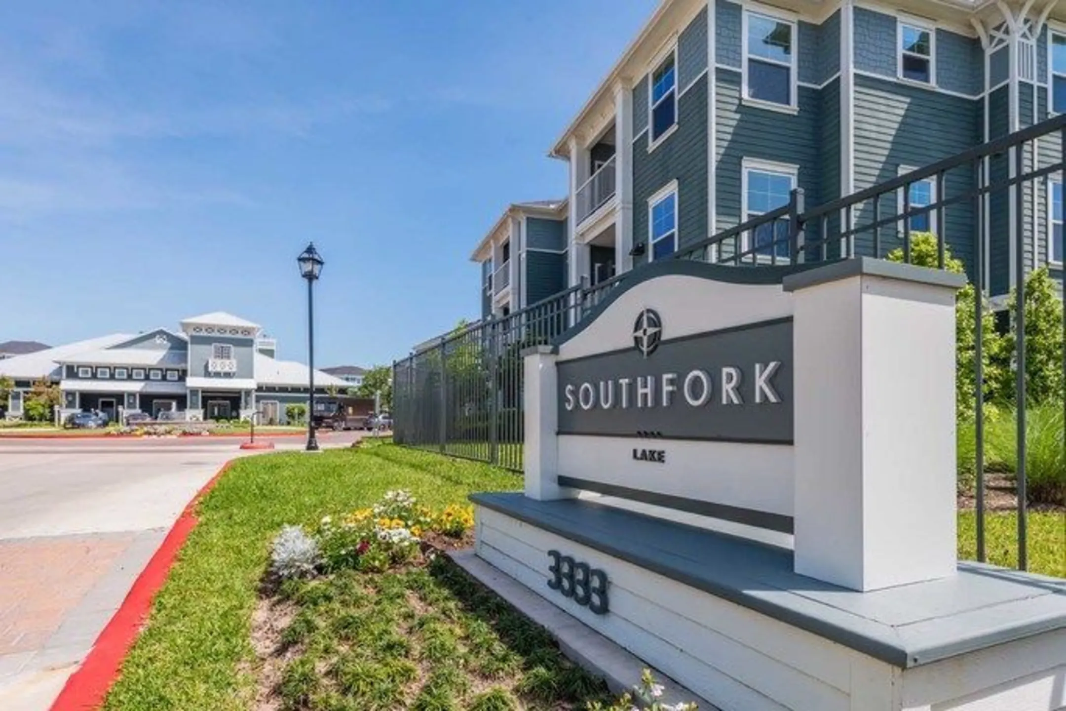 Southfork Lake Apartments 3333 Southfork Parkway Manvel, TX for