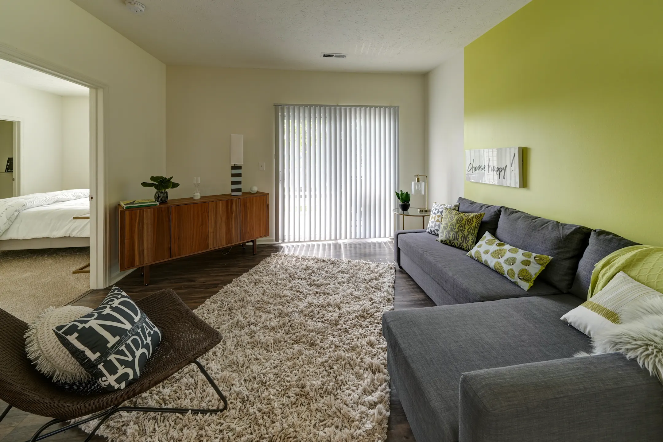 Living Room - Lakes of Windsor - Indianapolis, IN