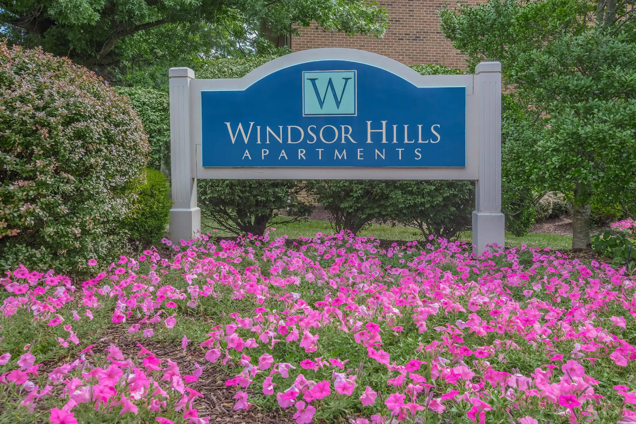 Community Signage - Windsor Hills - Blacksburg, VA