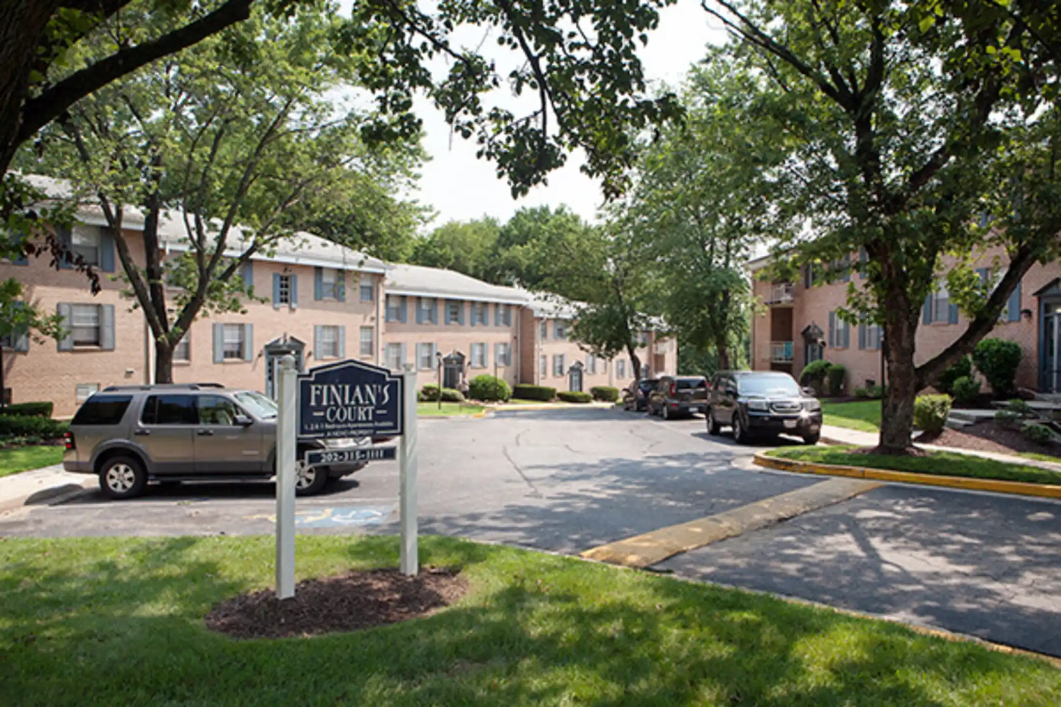 Finian #39 s Court Apartments Lanham MD 20706