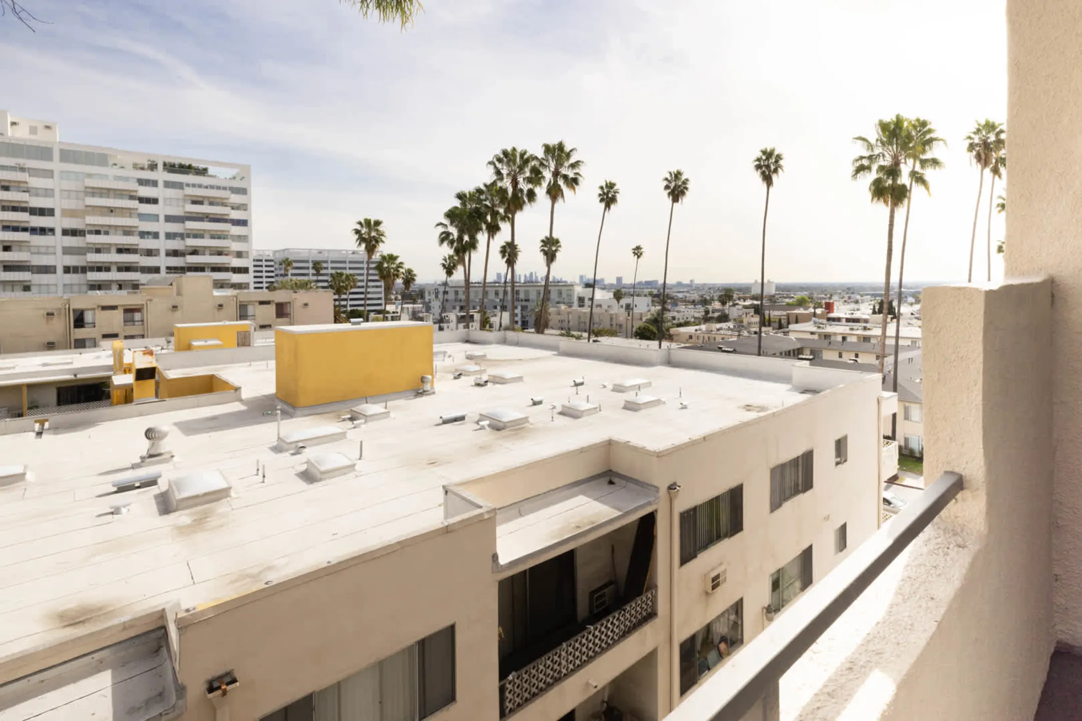 Vantage Hollywood Apartments - Los Angeles, CA