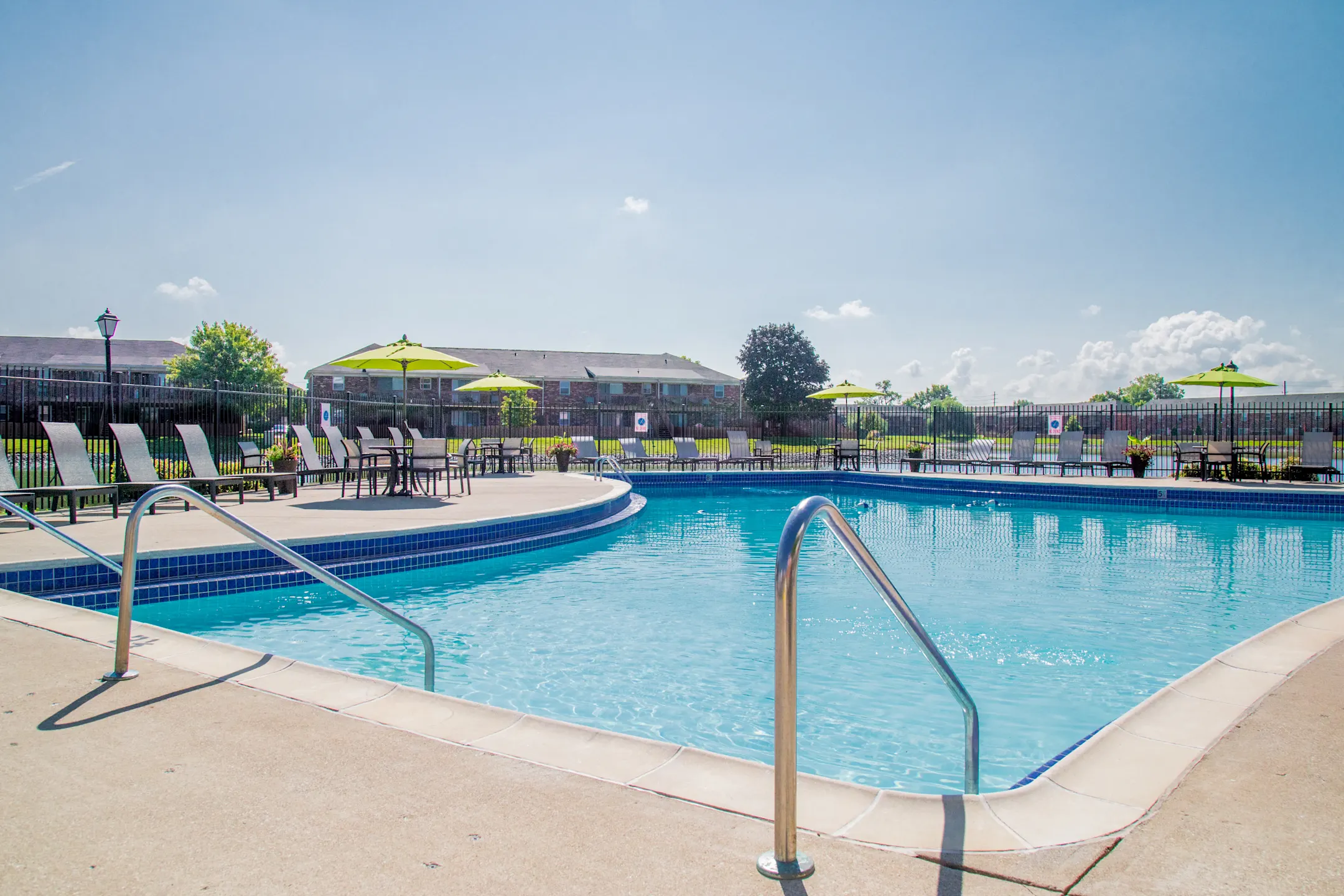 Lake Castleton 7601 Carlton Arms Dr Indianapolis, IN Apartments for
