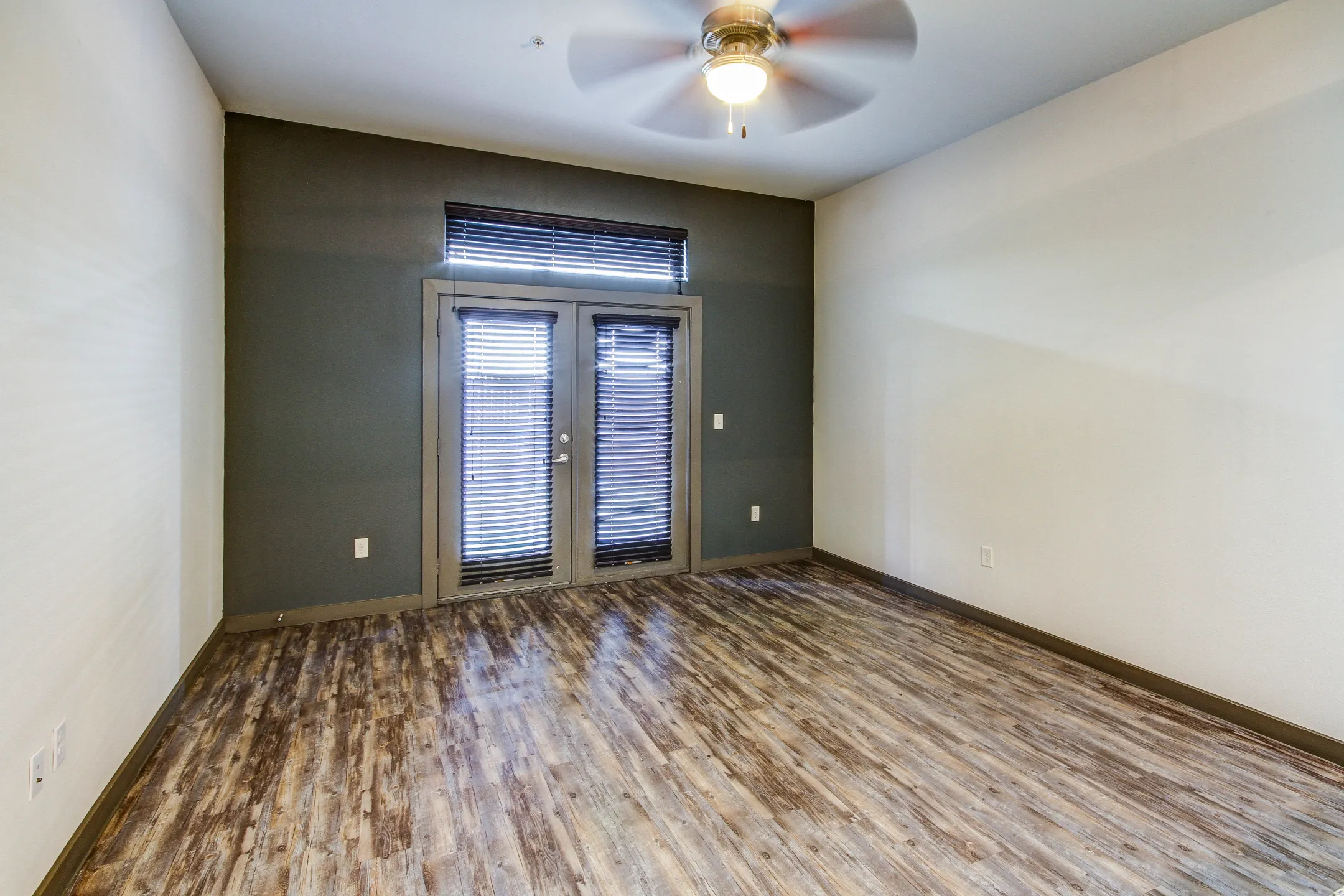 Living Room - East End Lofts At The Railyard - Denton, TX
