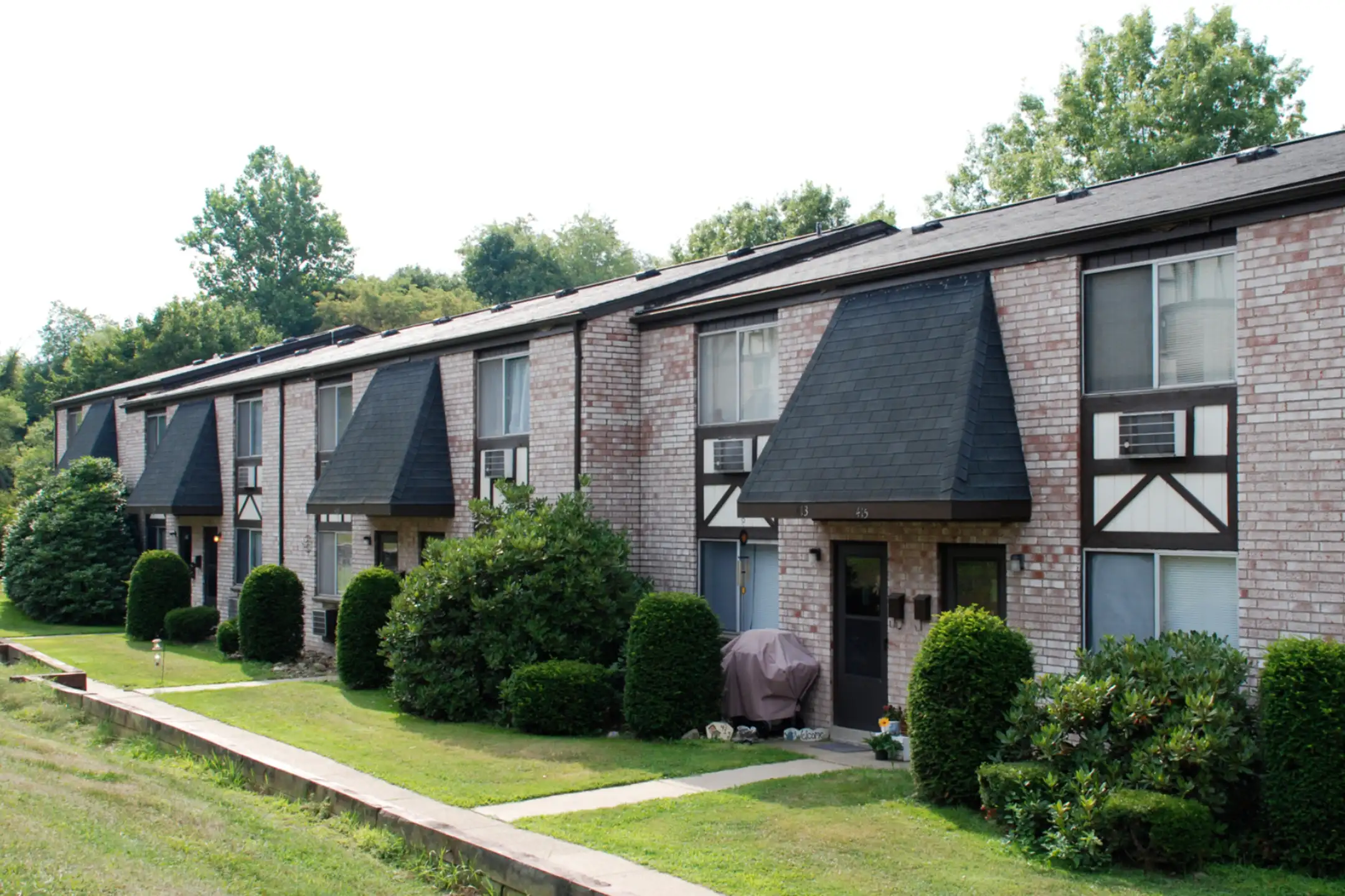 Stonehenge Apartments 200 Primrose Ln Natrona Heights, PA