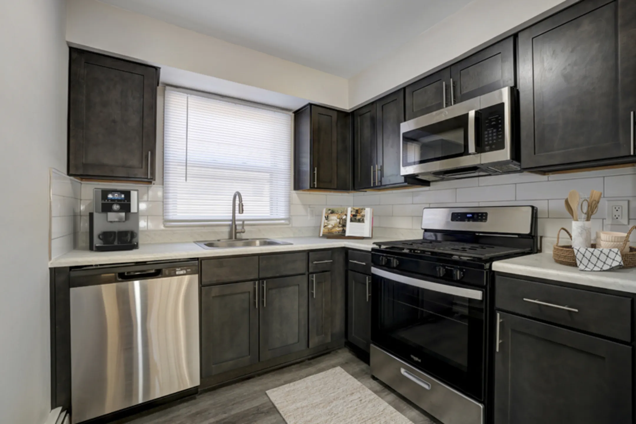 Rutherford Heights 666 Paterson Ave East Rutherford, NJ Apartments